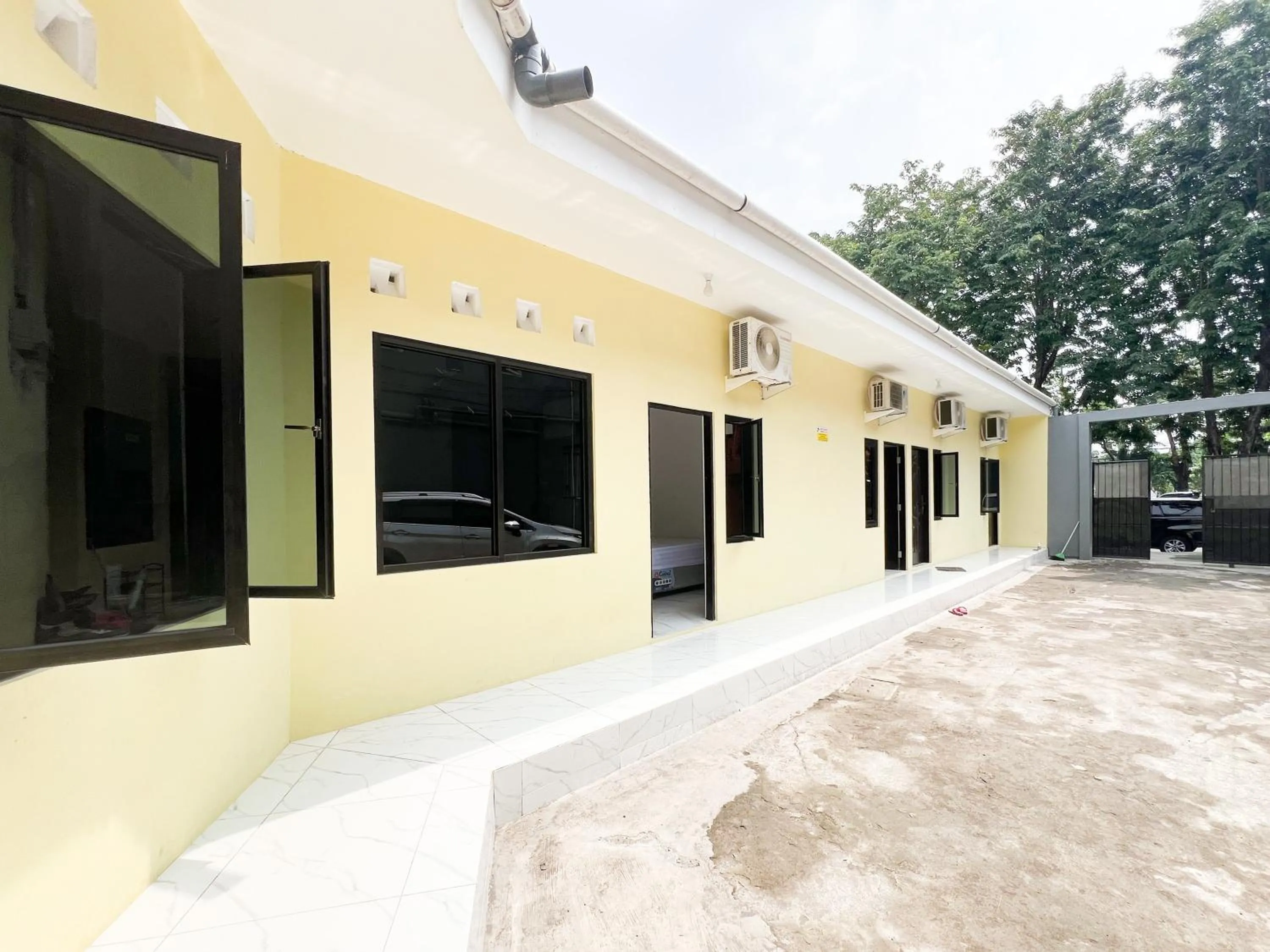 Graha Indah Ngagel Surabaya RedPartner