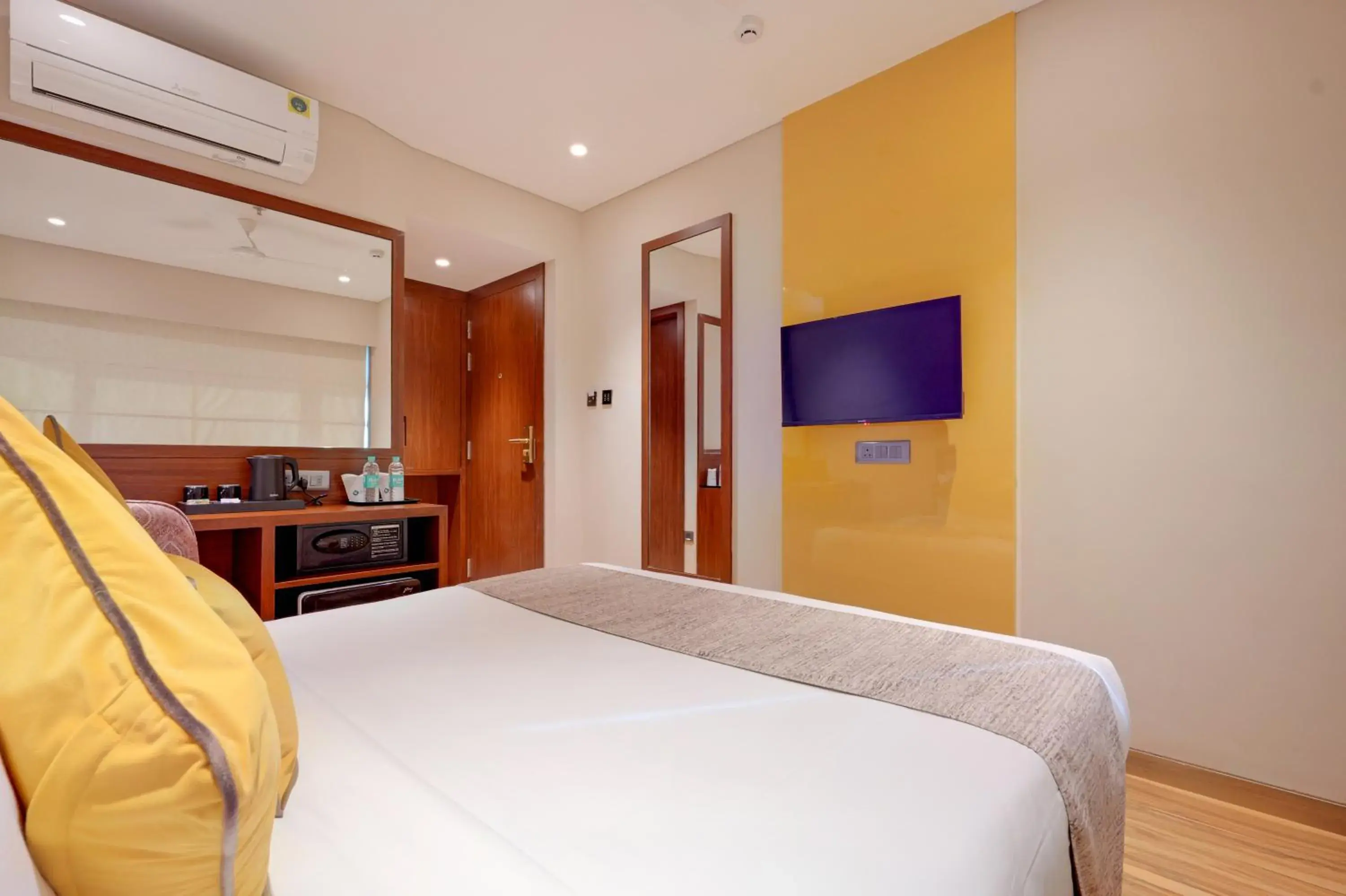 Standard Queen Room in Hotel Flexi Residency Mumbai International Airport Standard Queen Room in Hotel Flexi Residency Mumbai International Airport