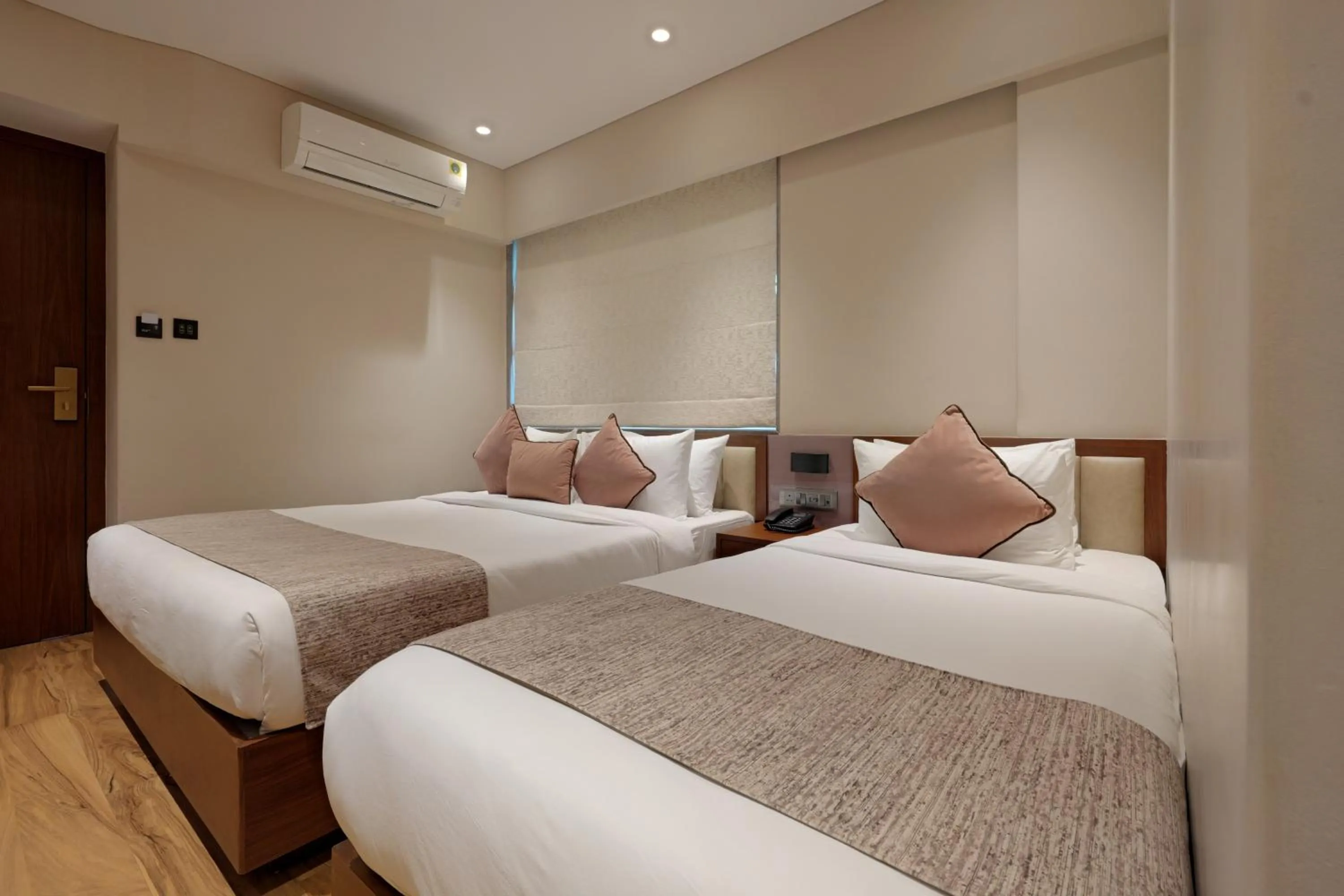 Bed in Hotel Flexi Residency Mumbai International Airport