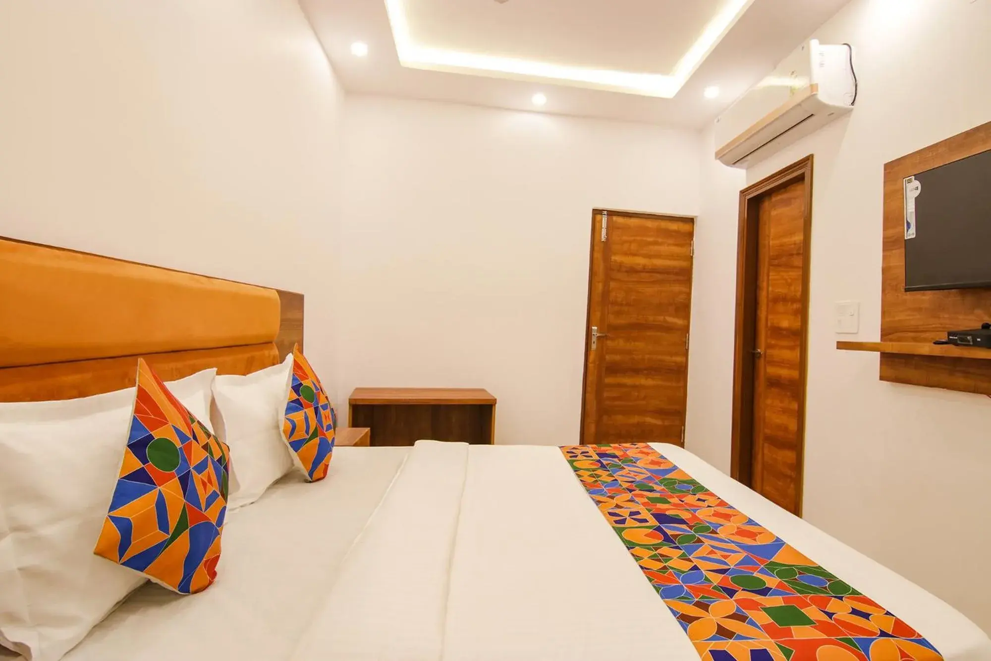 Bed in FabHotel Ambassador Bed in FabHotel Ambassador