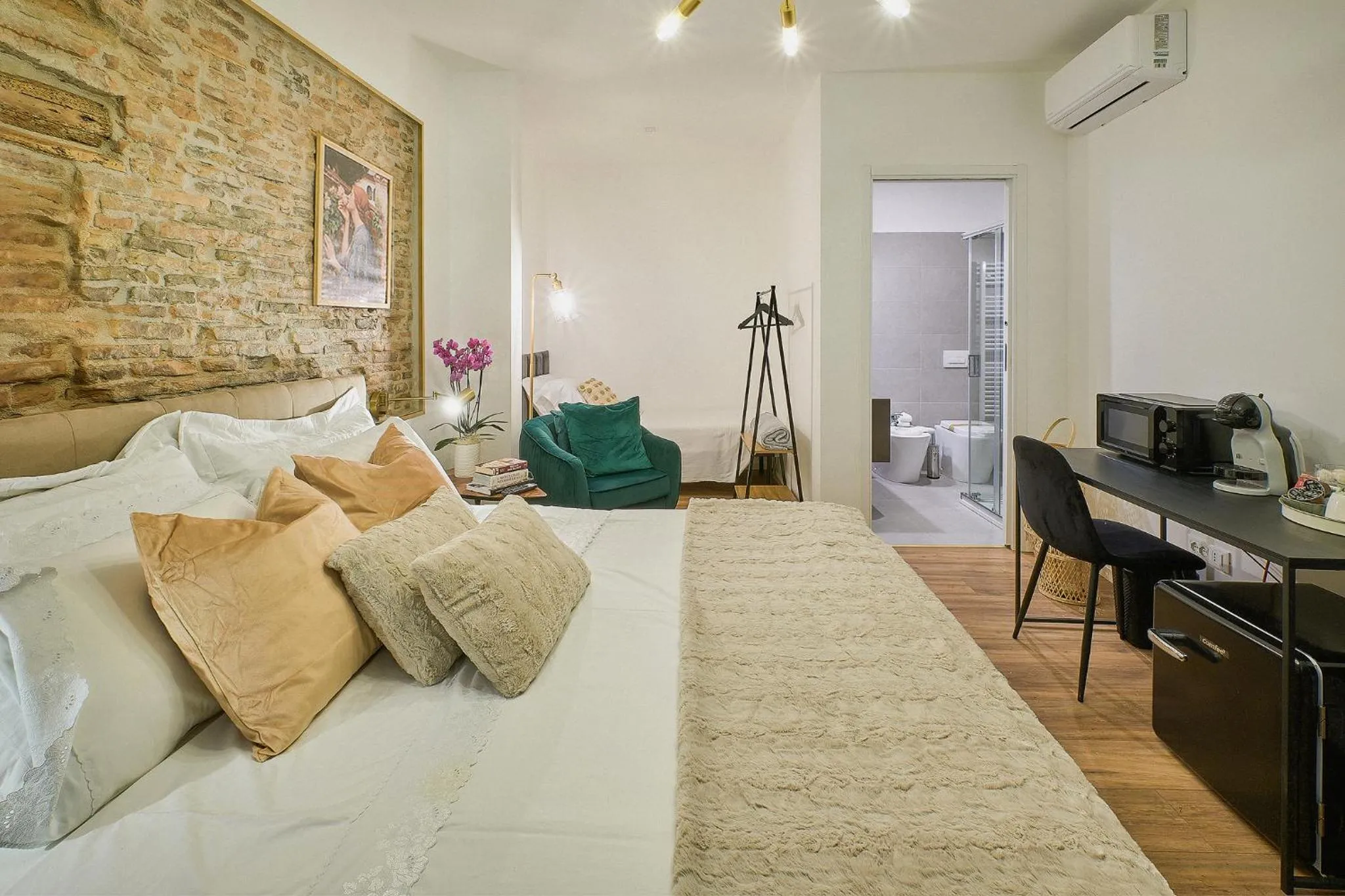 Bed in Delta Dreams Guest House