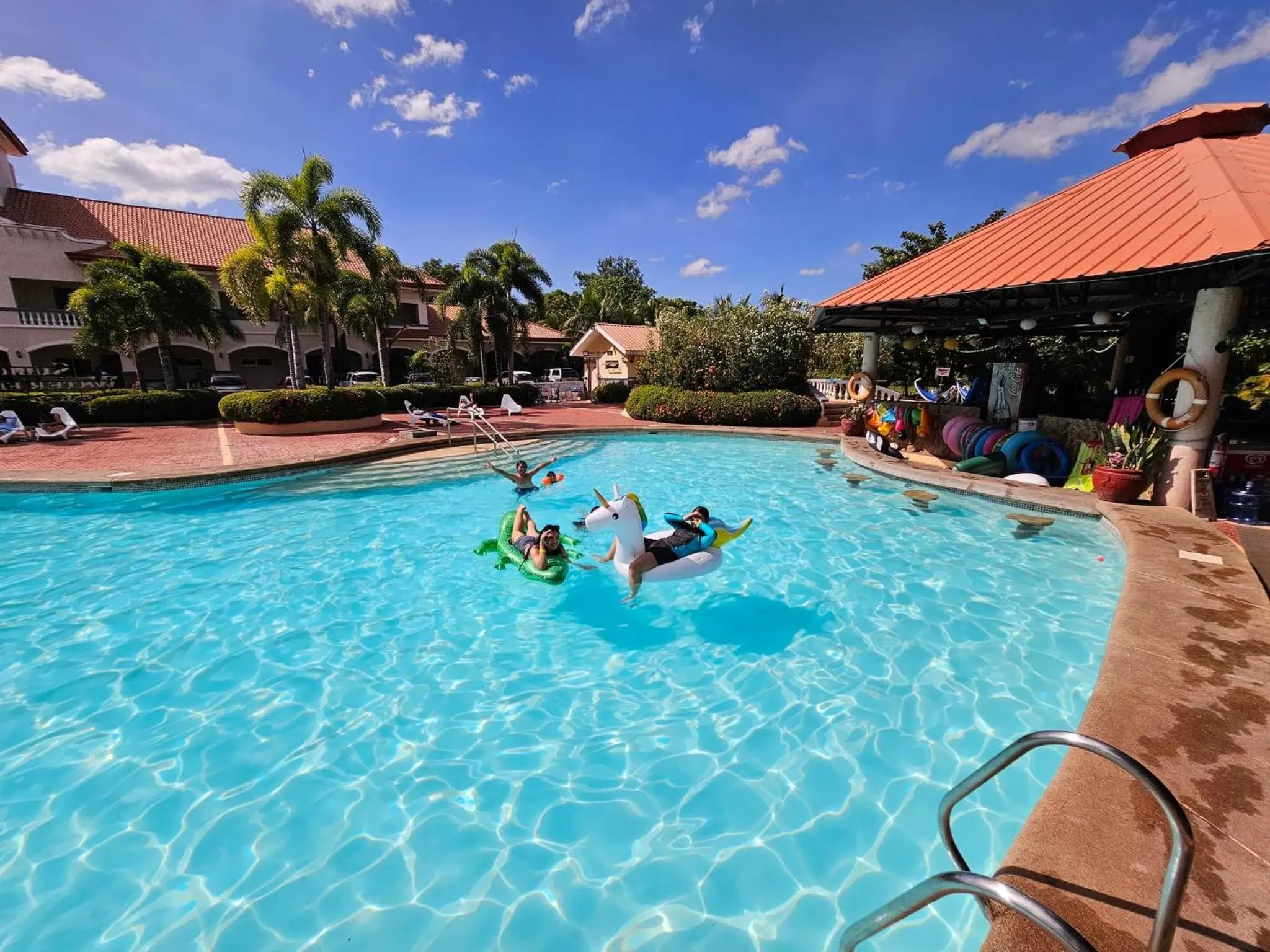 Swimming pool in Subic Waterfront View Resort