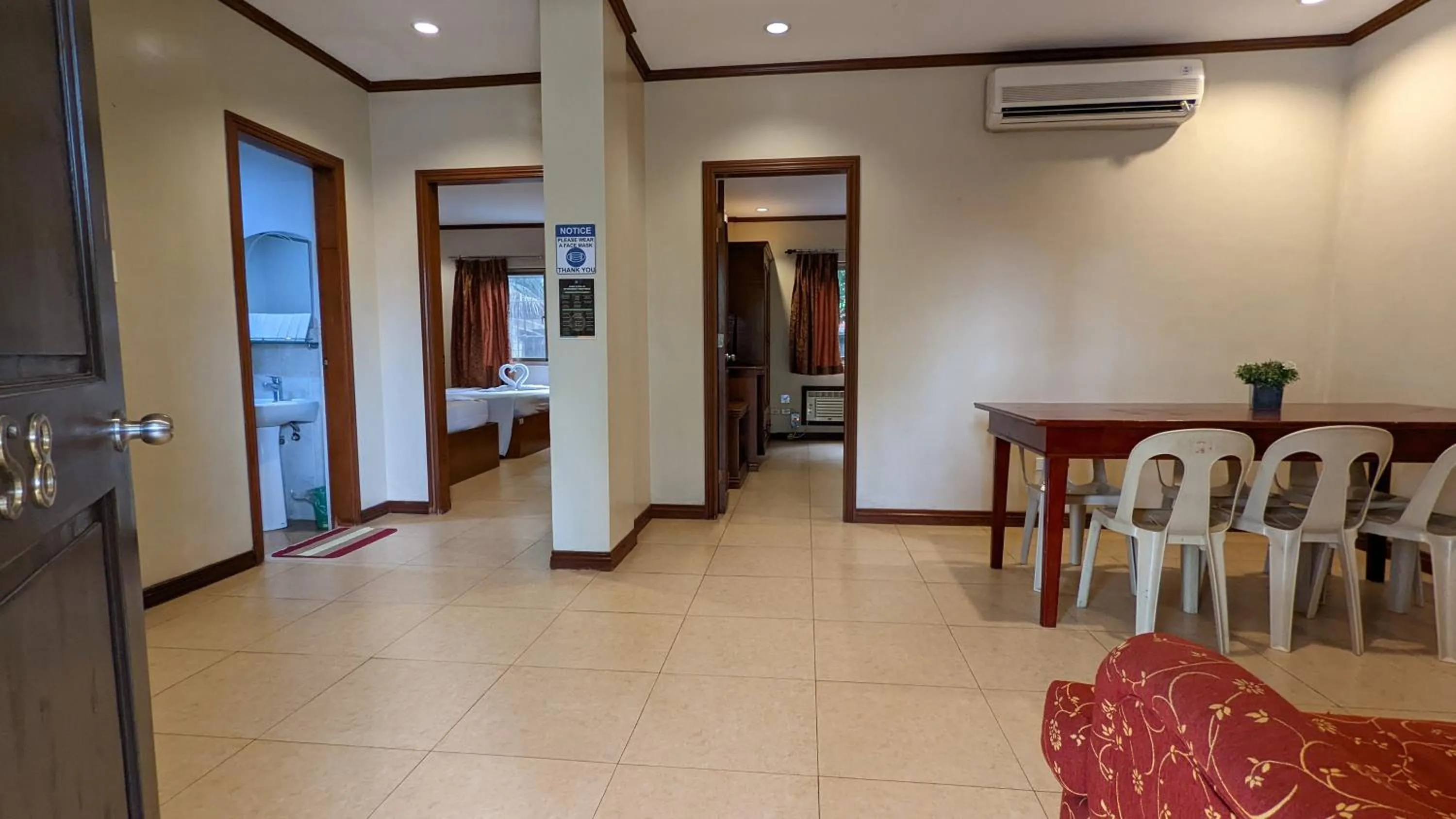 Dining area in Subic Waterfront View Resort