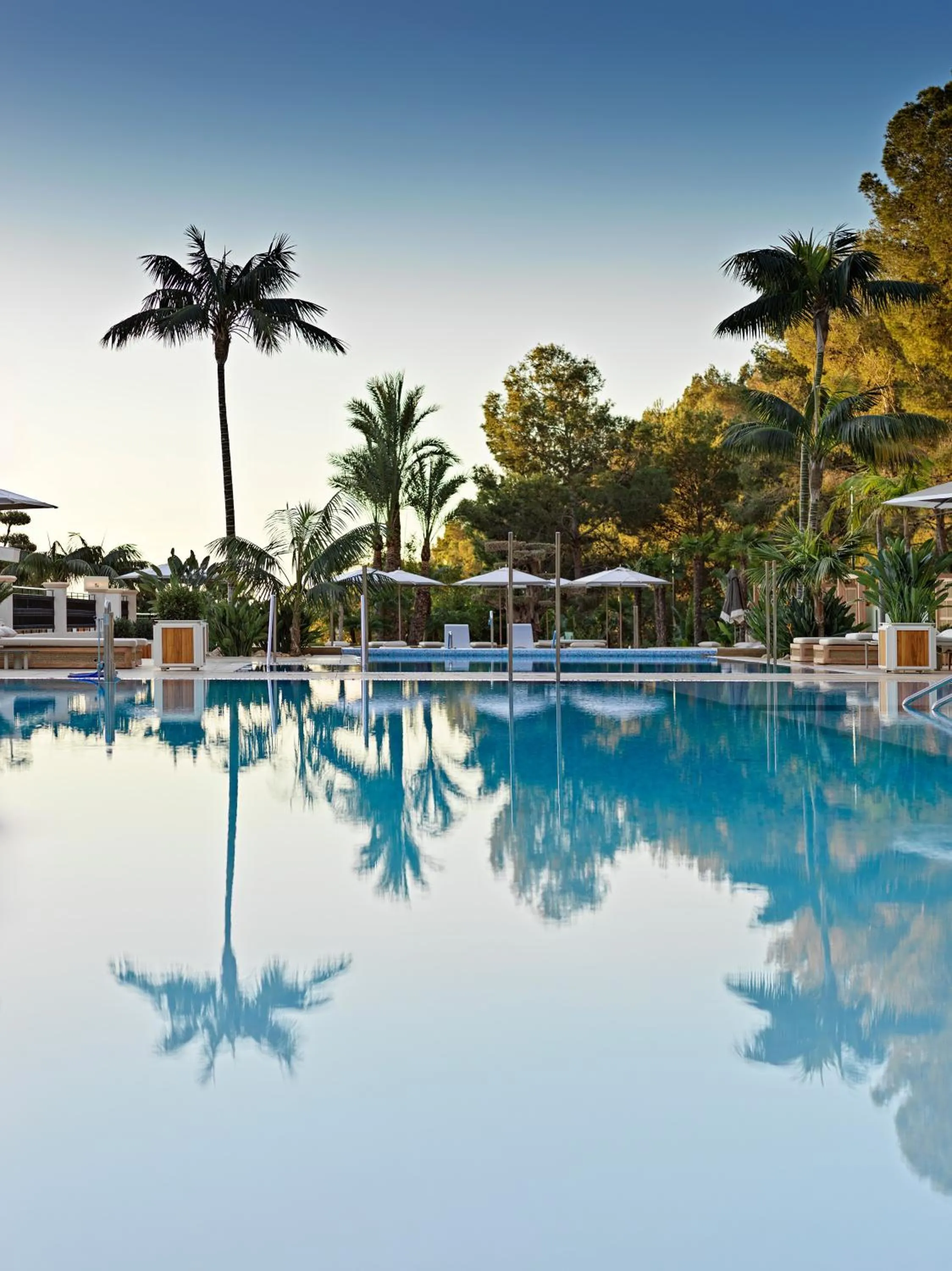 Pool view in ZEM Wellness Clinic Altea - 5 Stars Grand Luxury