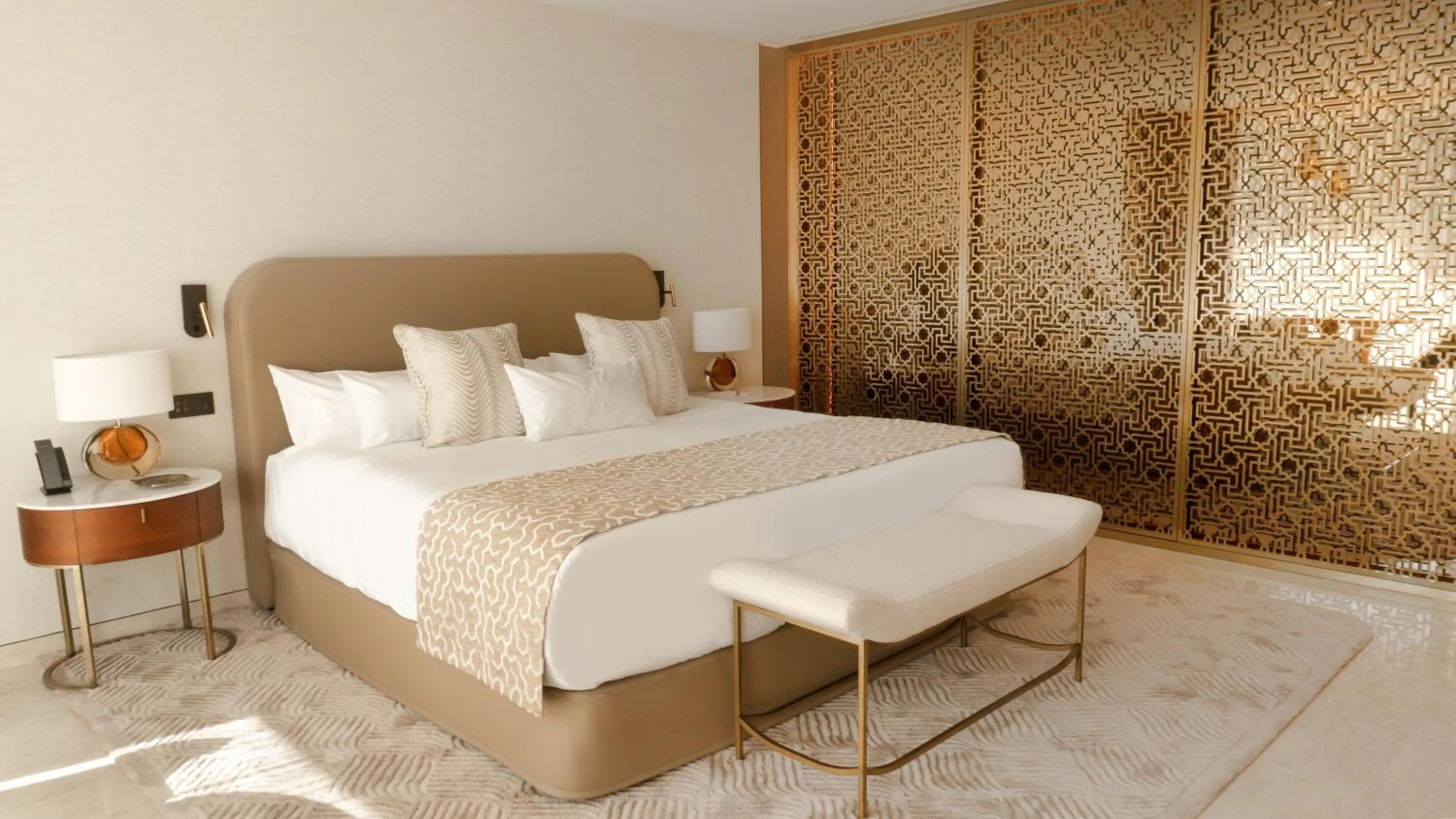 Bed in ZEM Wellness Clinic Altea - 5 Stars Grand Luxury