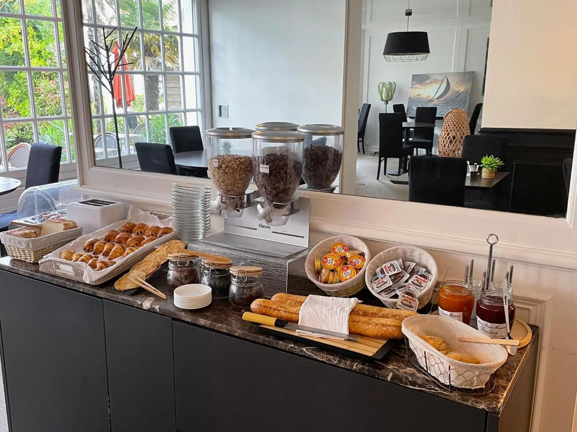 Buffet breakfast in Adonis Cottage la Baule