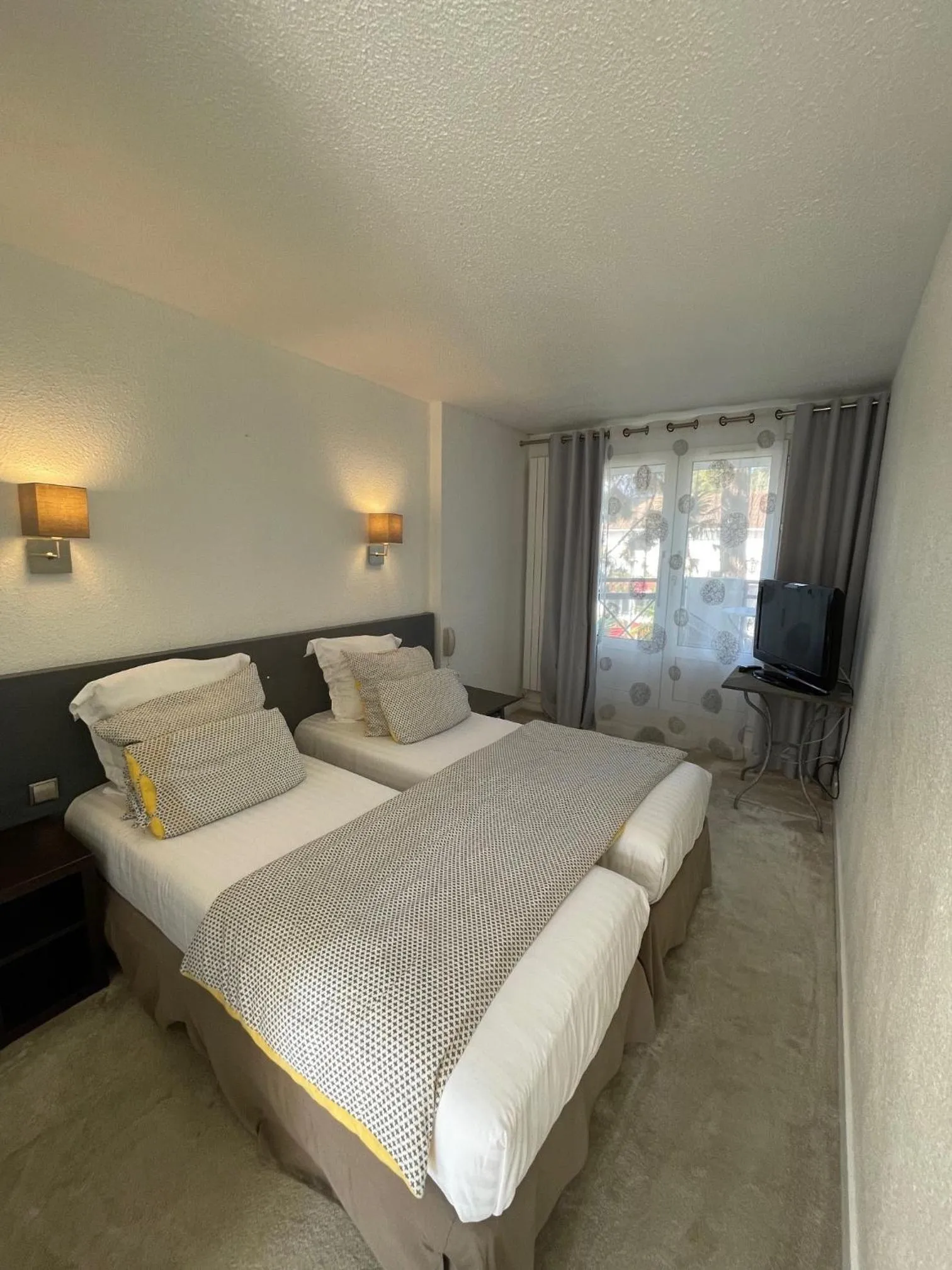 Bed in Adonis Cottage la Baule