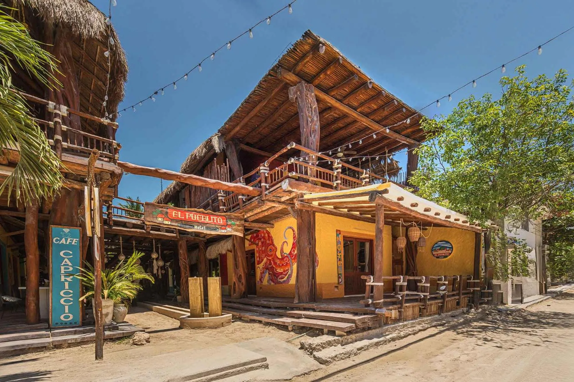 Property building in Exe El Pueblito