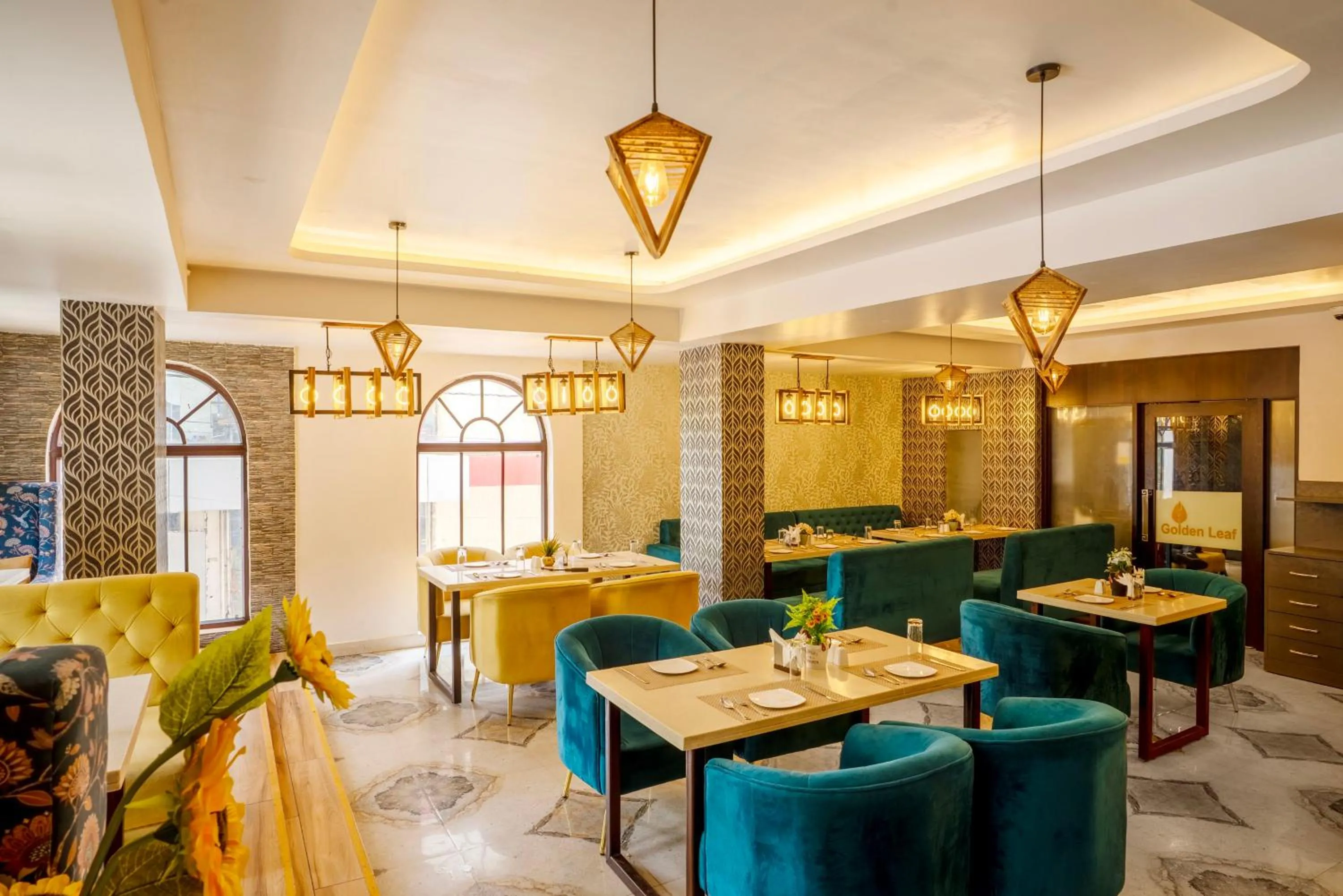 Restaurant/places to eat in Treebo Golden Leaf