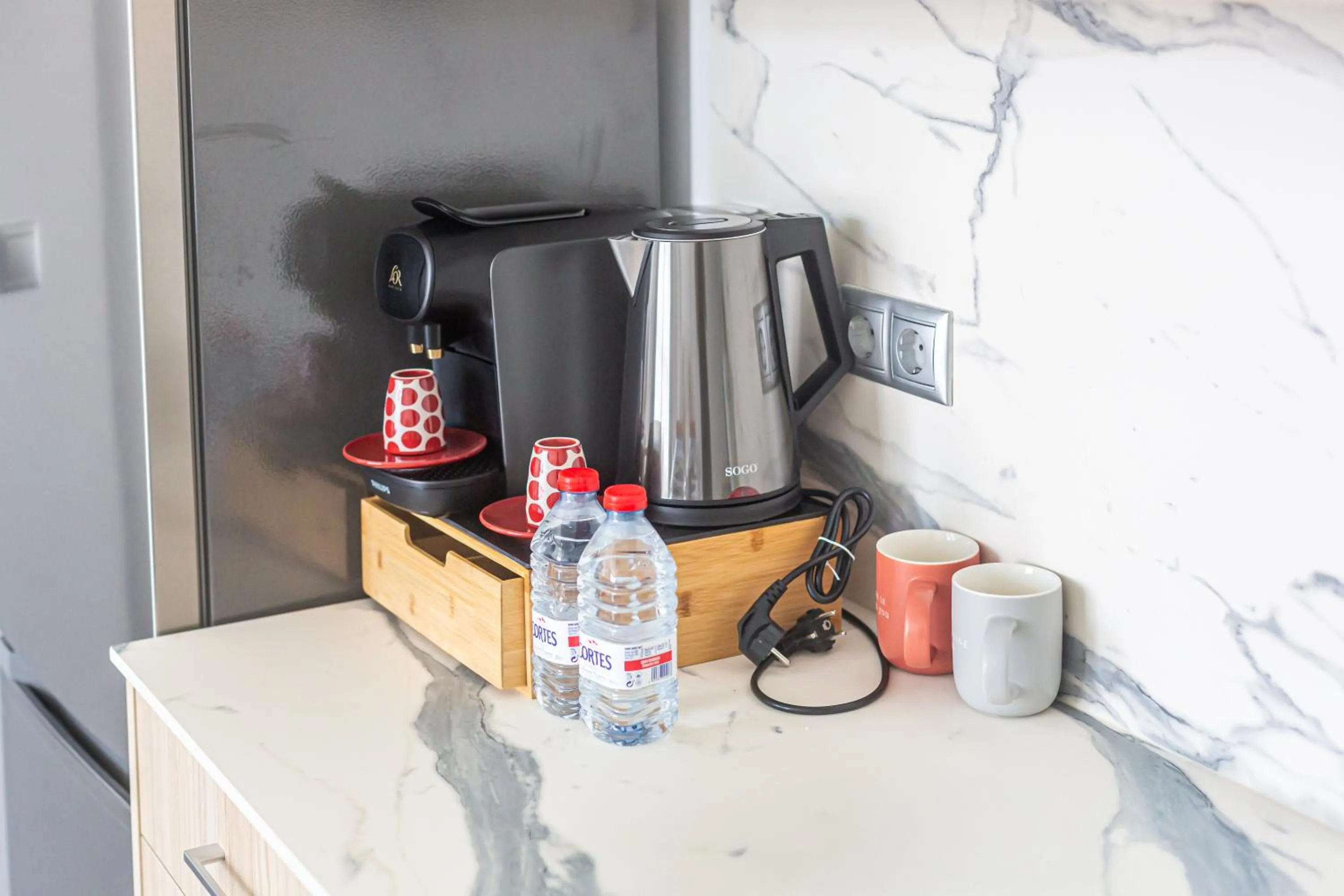 Coffee/tea facilities in Maya Bay Suites