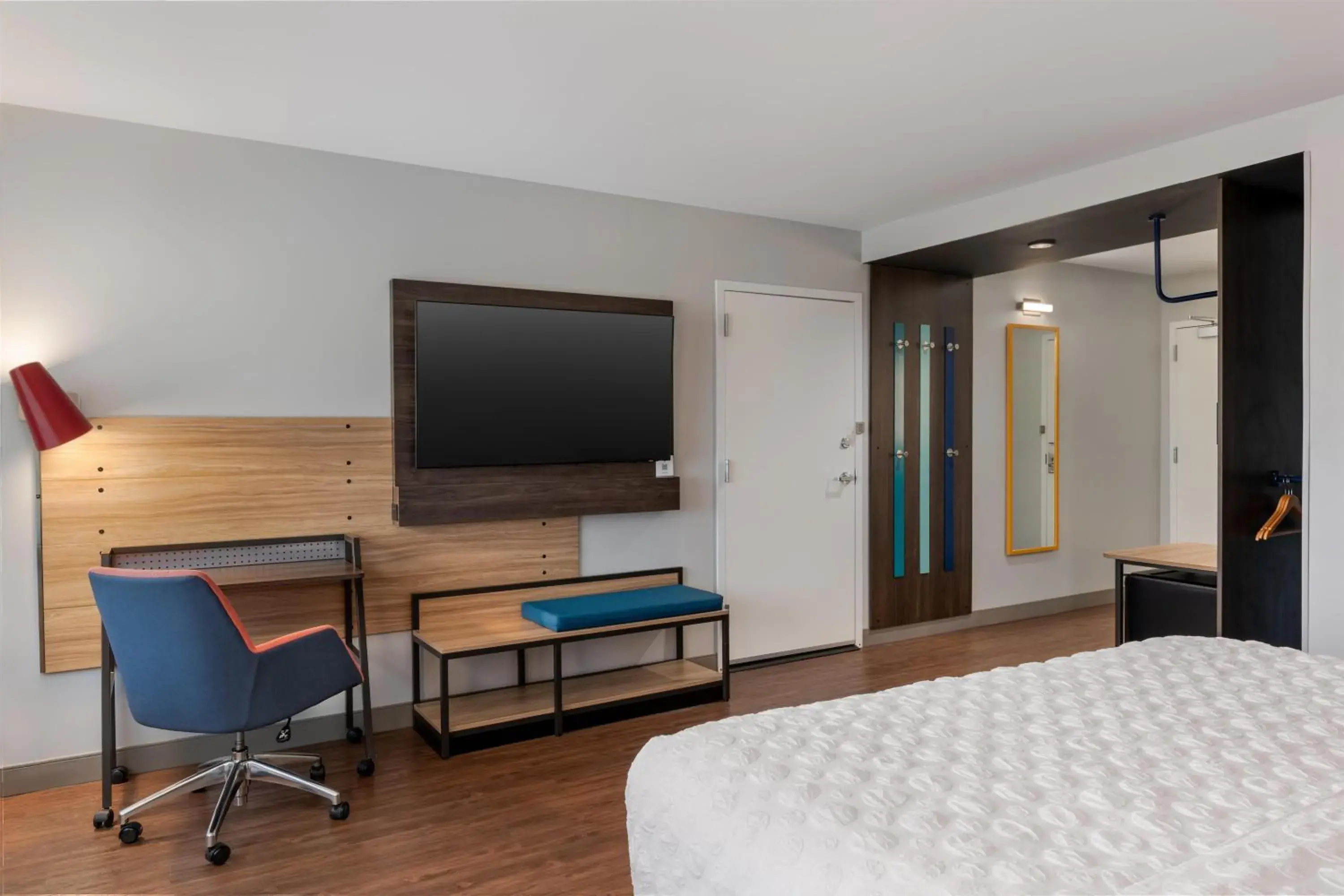 King Room with Bath Tub - Mobility Access in Tru By Hilton Battle Creek King Room with Bath Tub - Mobility Access in Tru By Hilton Battle Creek