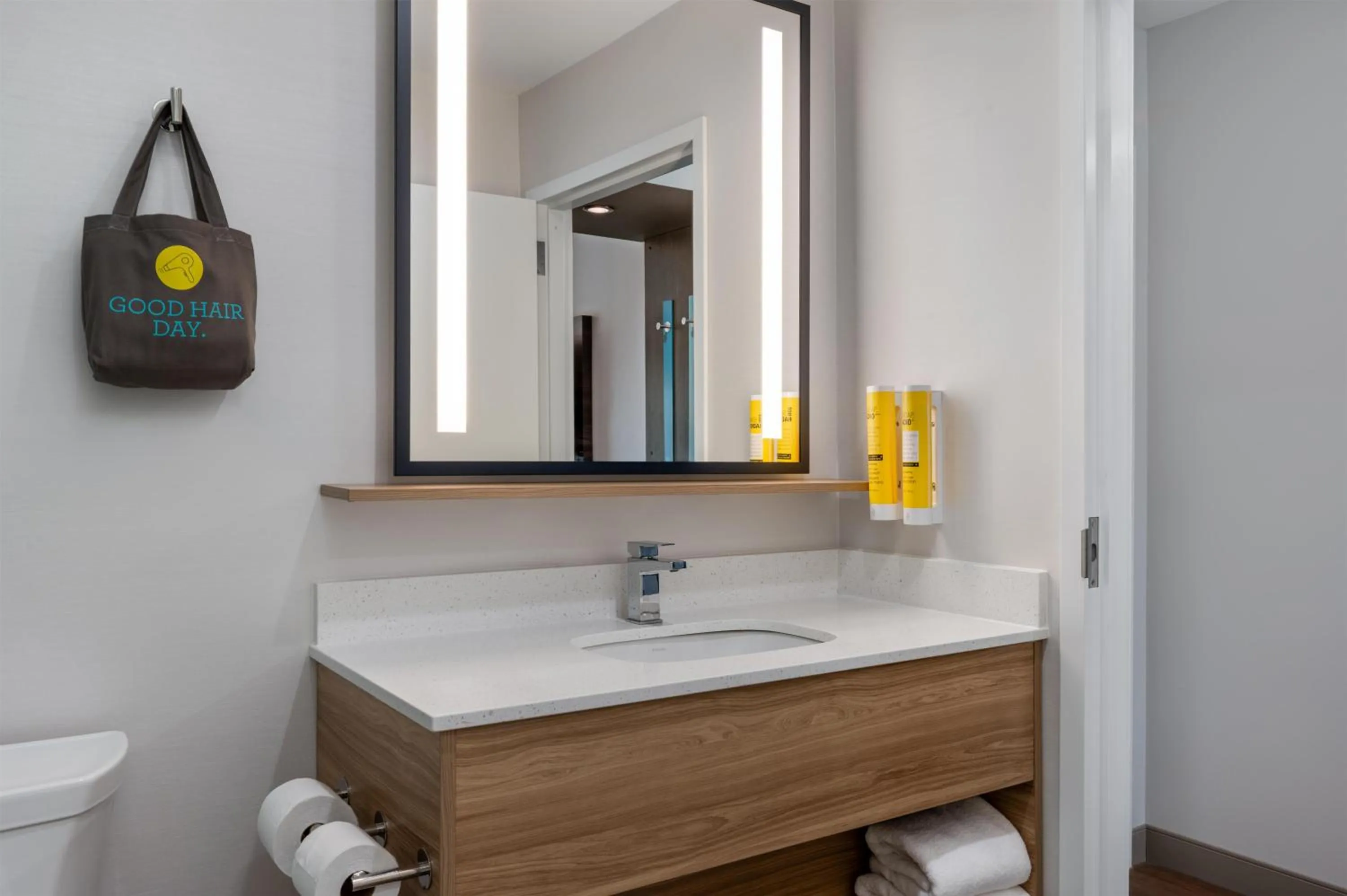 Bathroom in Tru By Hilton Battle Creek