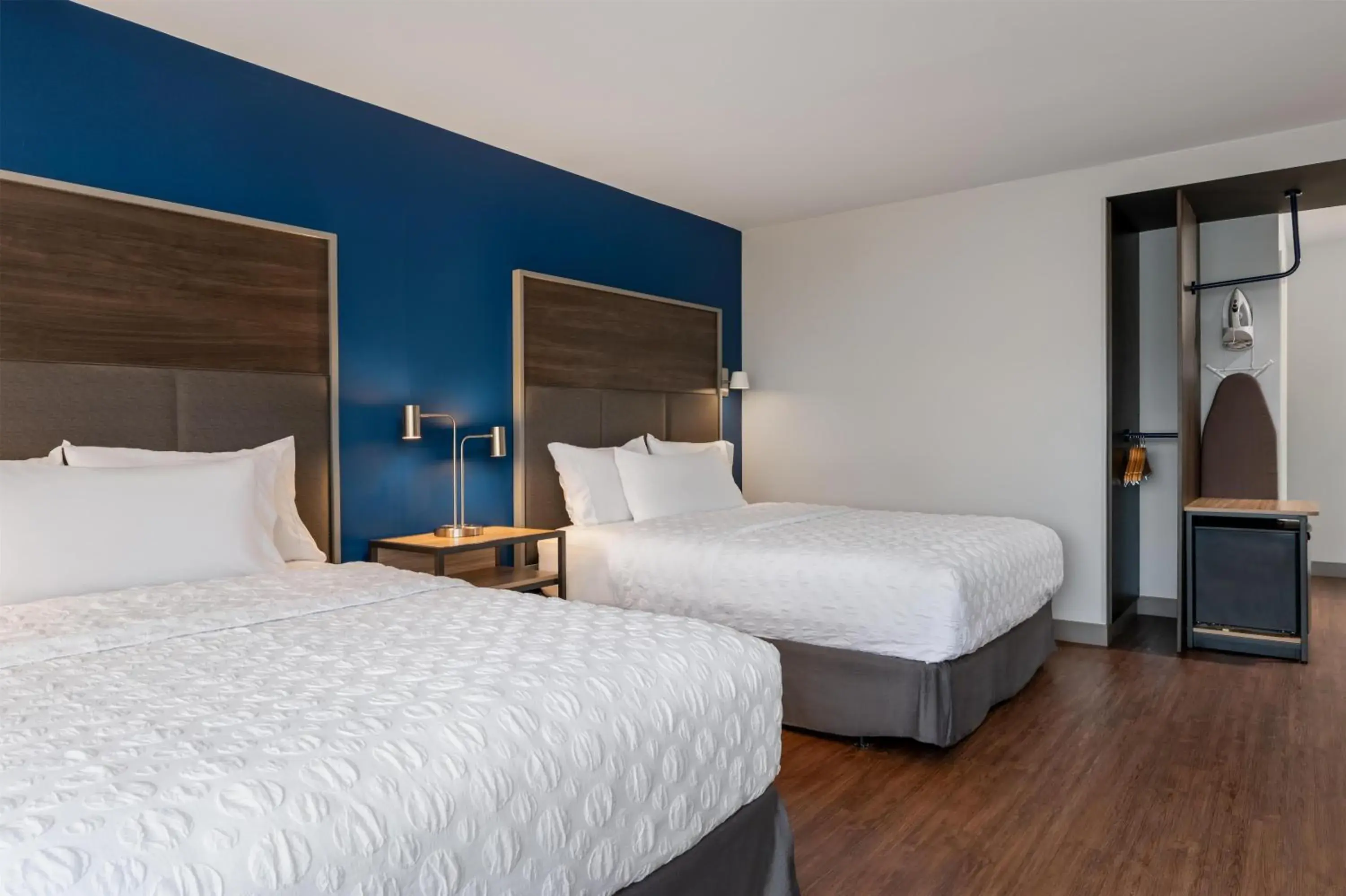 Queen Room with Two Queen Beds and Walk-In Shower in Tru By Hilton Battle Creek Queen Room with Two Queen Beds and Walk-In Shower in Tru By Hilton Battle Creek