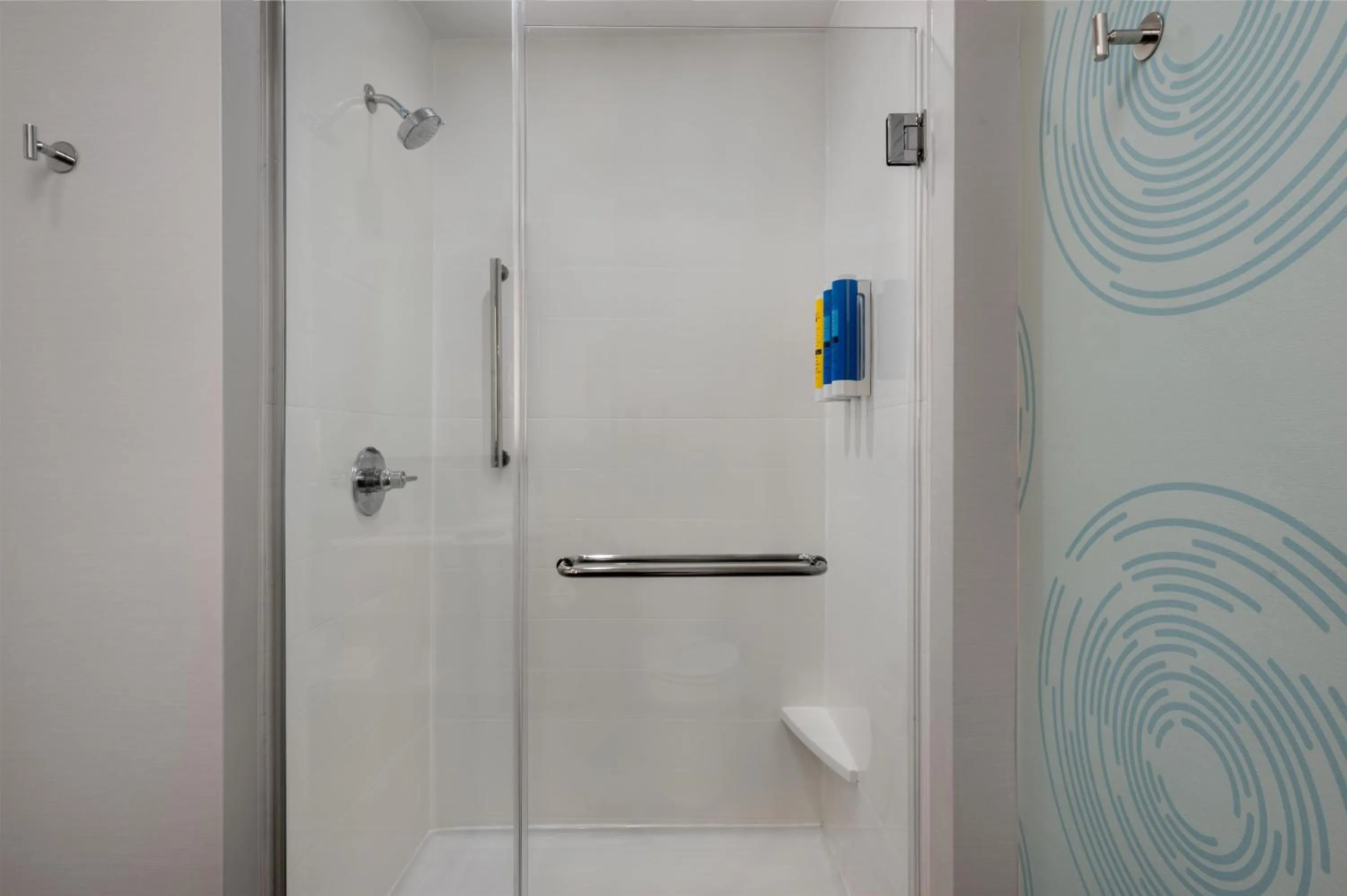 Bathroom in Tru By Hilton Battle Creek