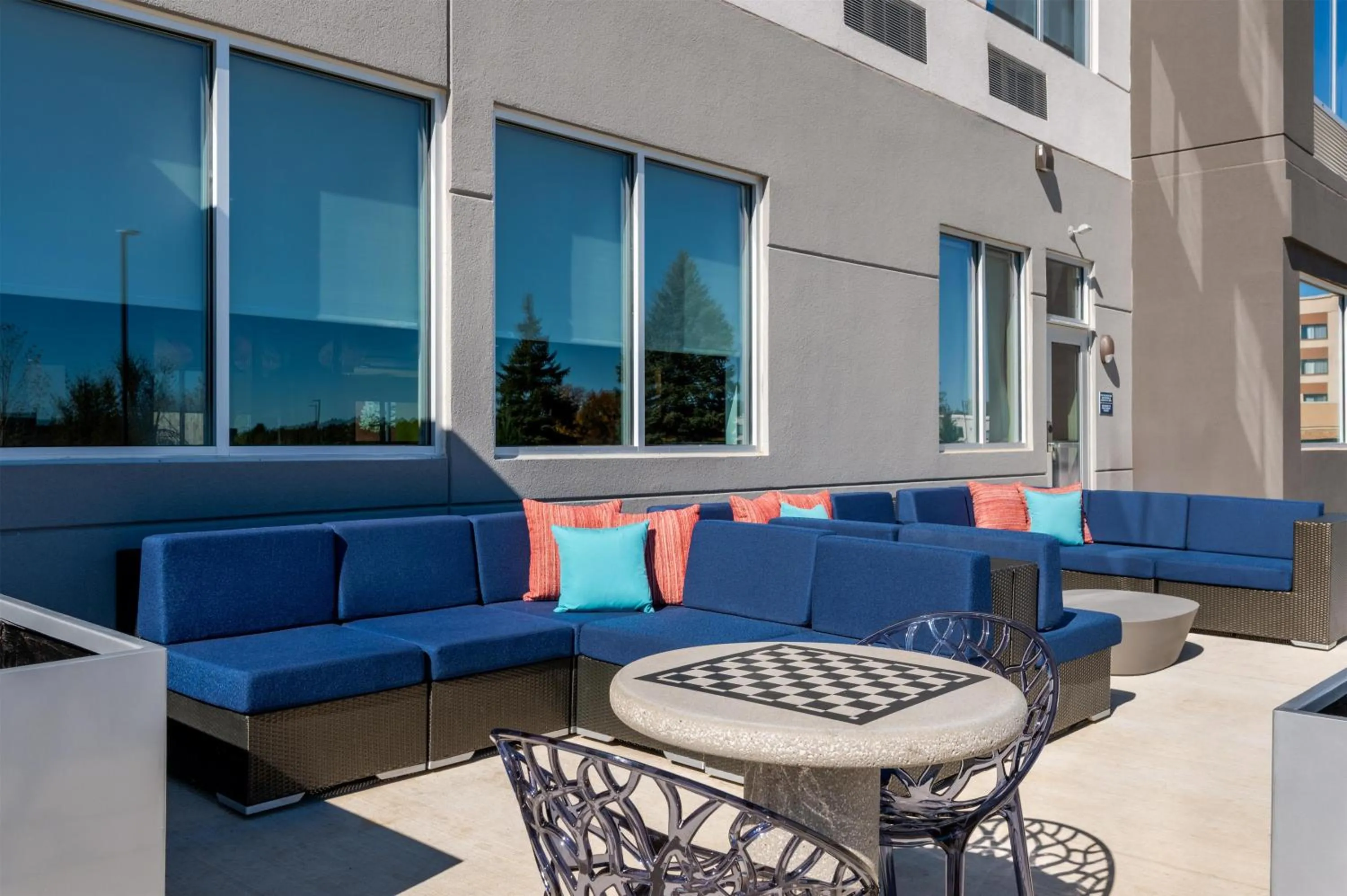 Patio in Tru By Hilton Battle Creek