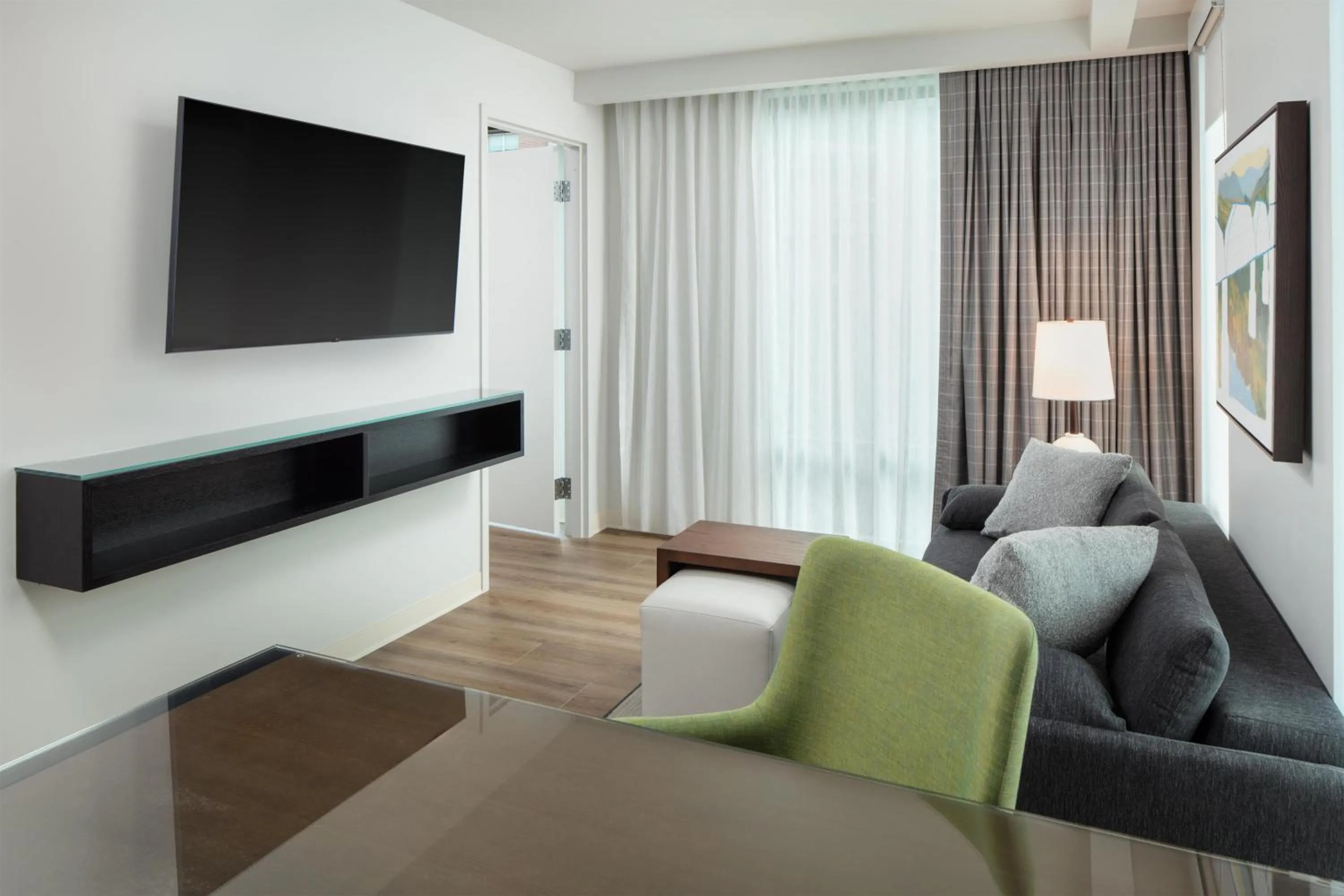 Living room in Embassy Suites By Hilton Chattanooga Downtown