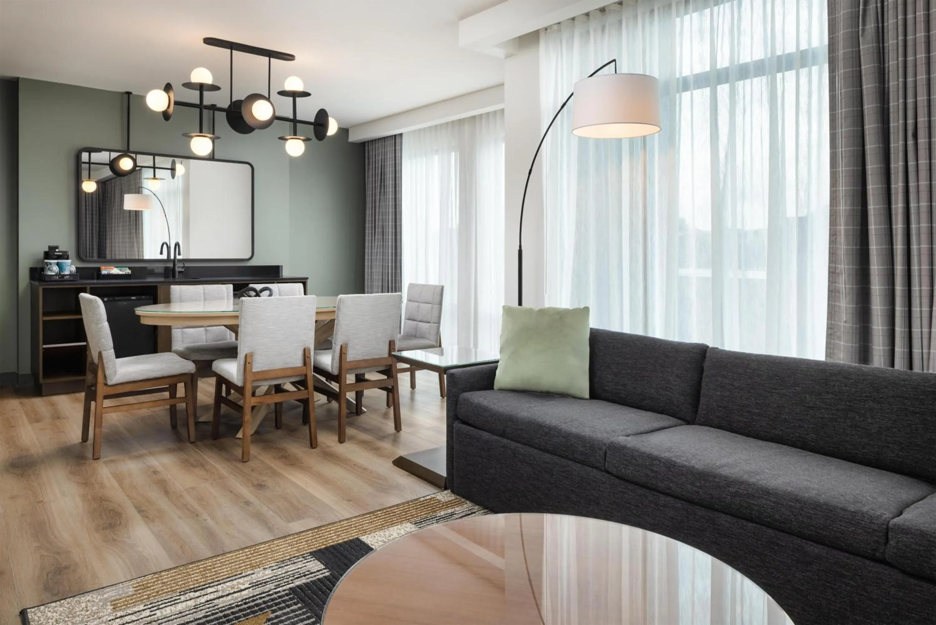 Living room in Embassy Suites By Hilton Chattanooga Downtown