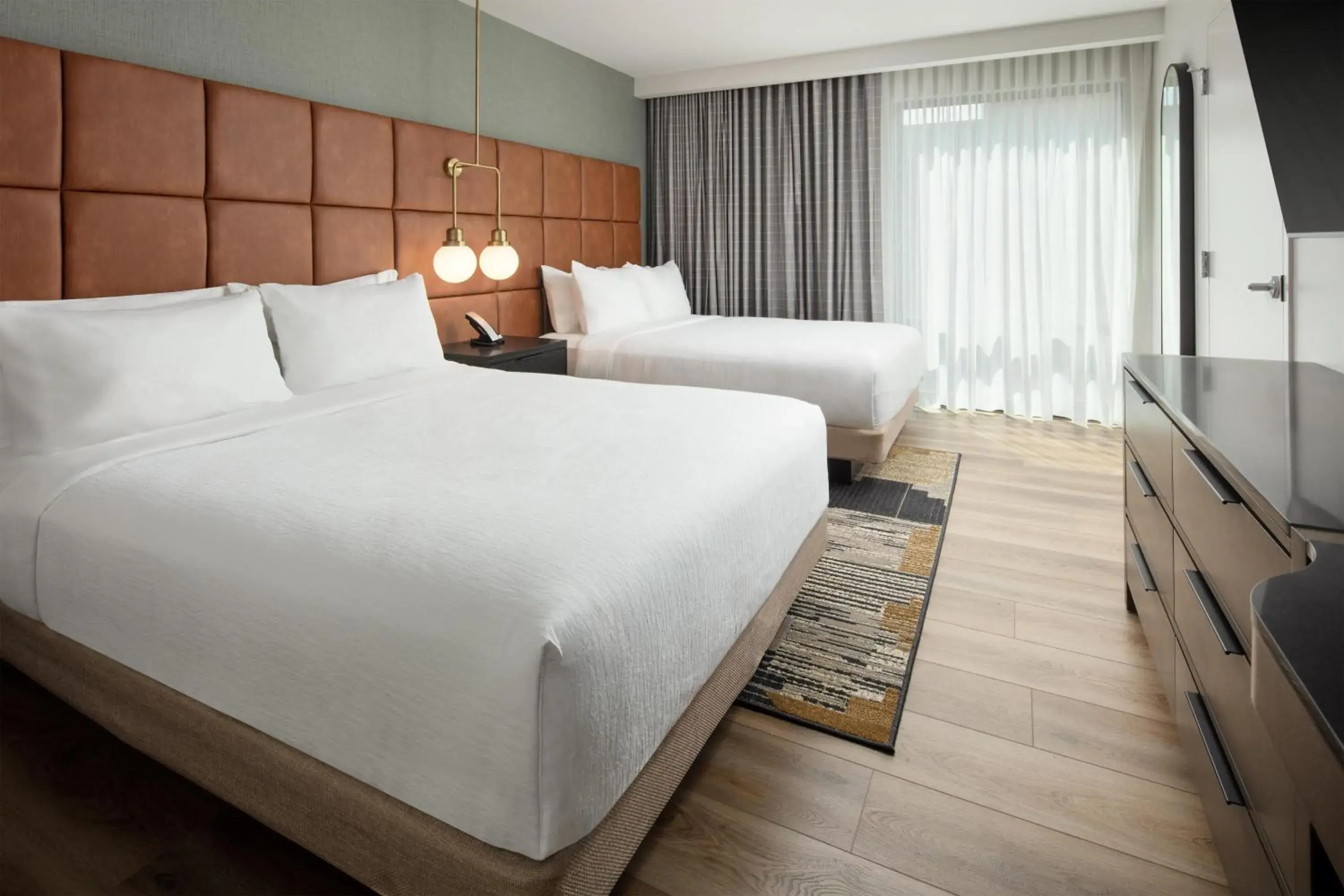 Bed in Embassy Suites By Hilton Chattanooga Downtown Bed in Embassy Suites By Hilton Chattanooga Downtown