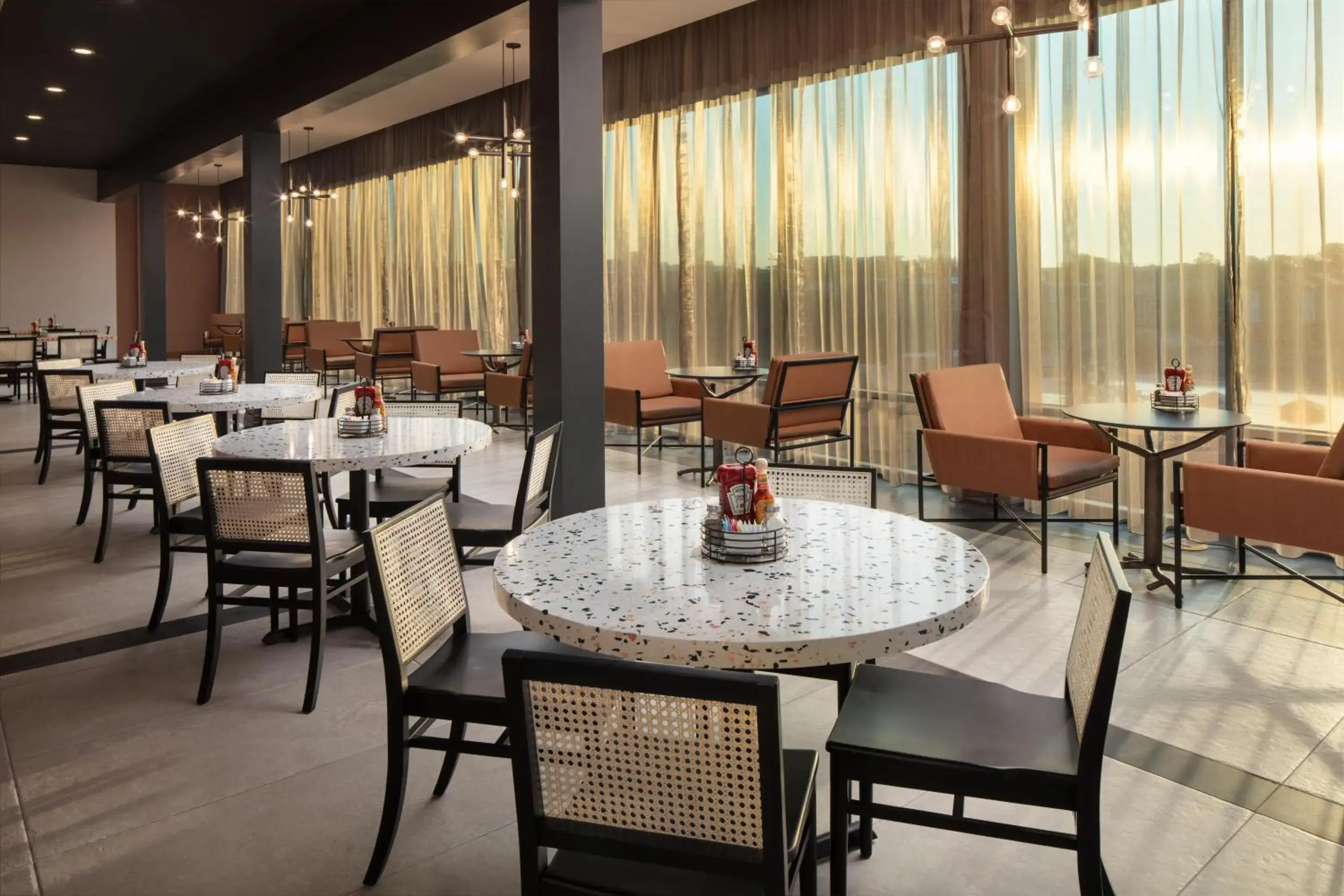 Restaurant/places to eat in Embassy Suites By Hilton Chattanooga Downtown Restaurant/places to eat in Embassy Suites By Hilton Chattanooga Downtown