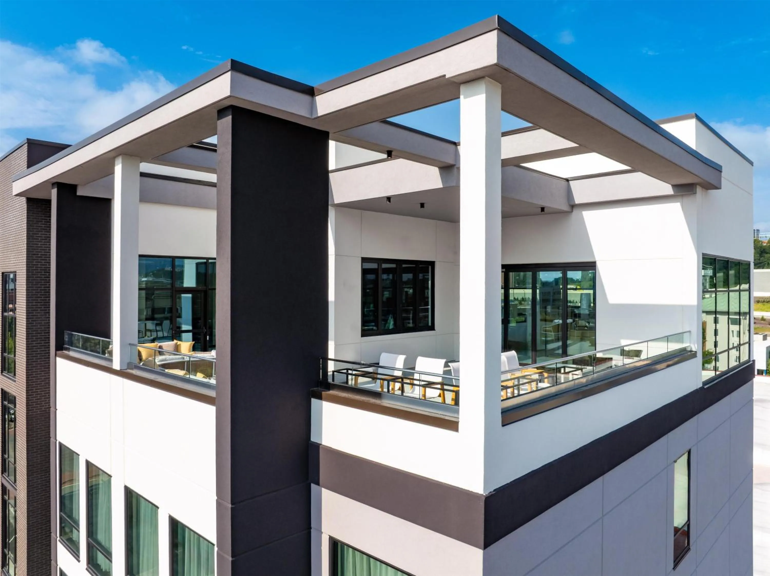 Property building in Embassy Suites By Hilton Chattanooga Downtown