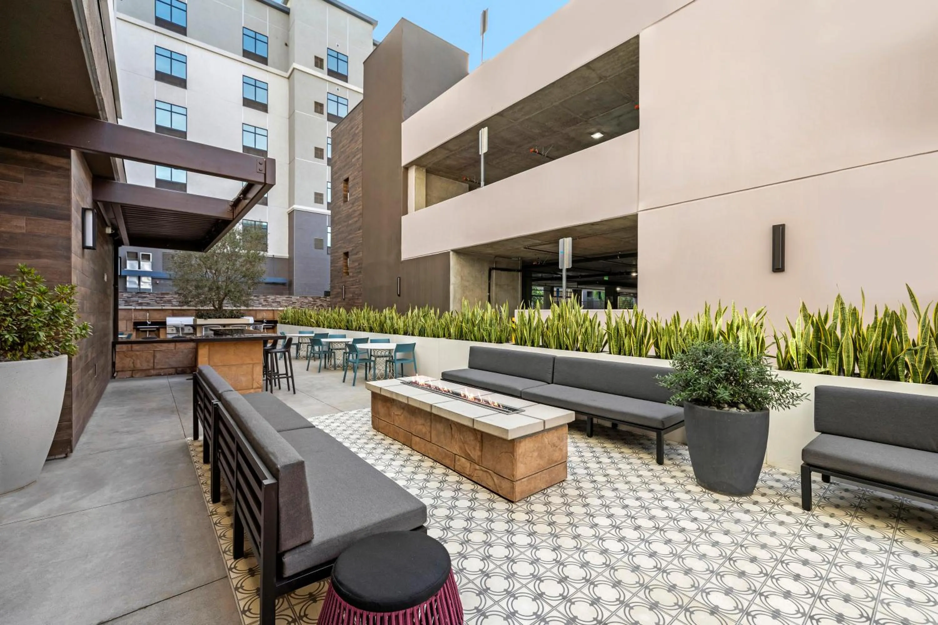 Balcony/Terrace in Home2 Suites By Hilton Riverside Downtown