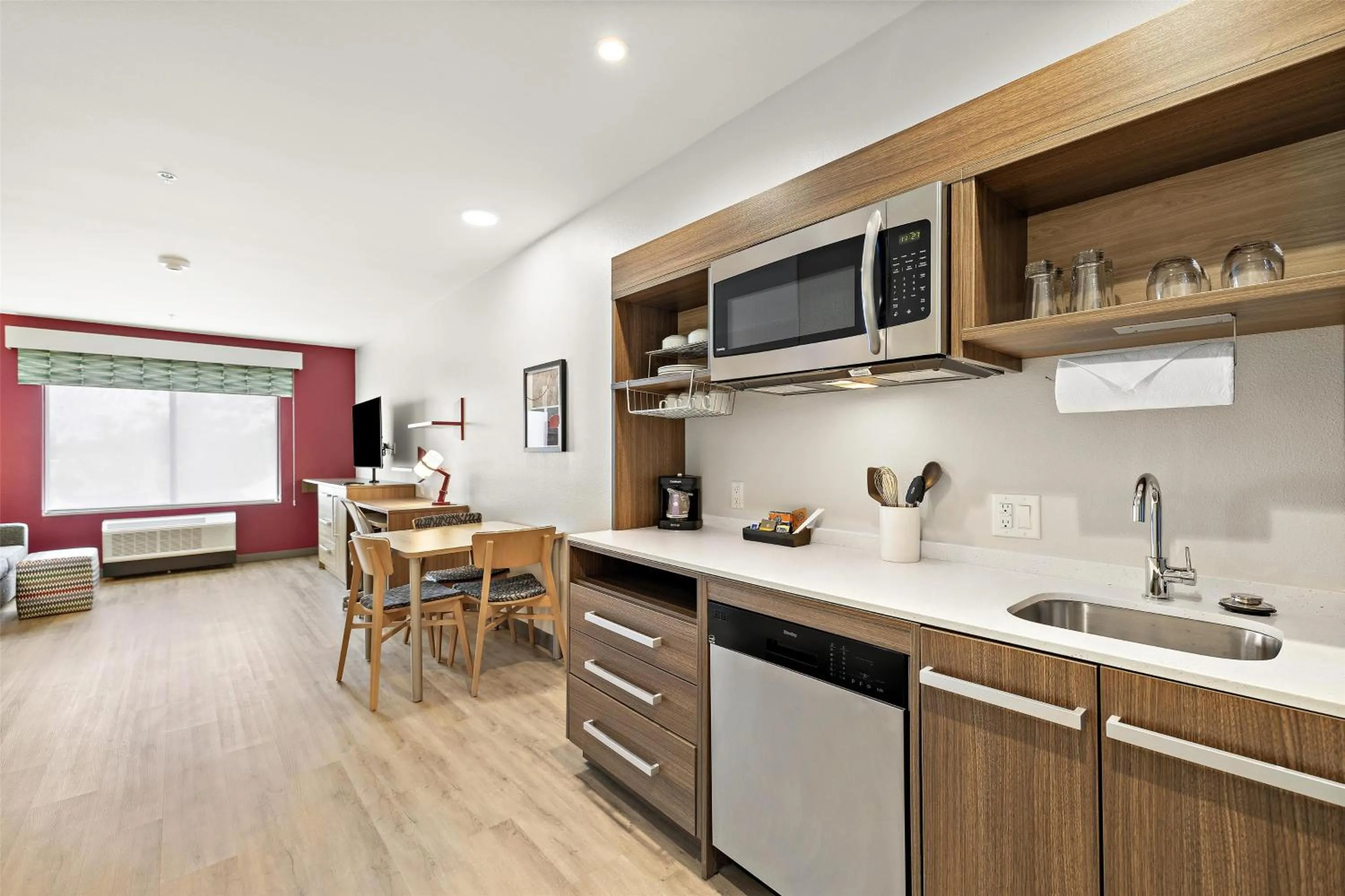 Kitchen or kitchenette in Home2 Suites By Hilton Riverside Downtown