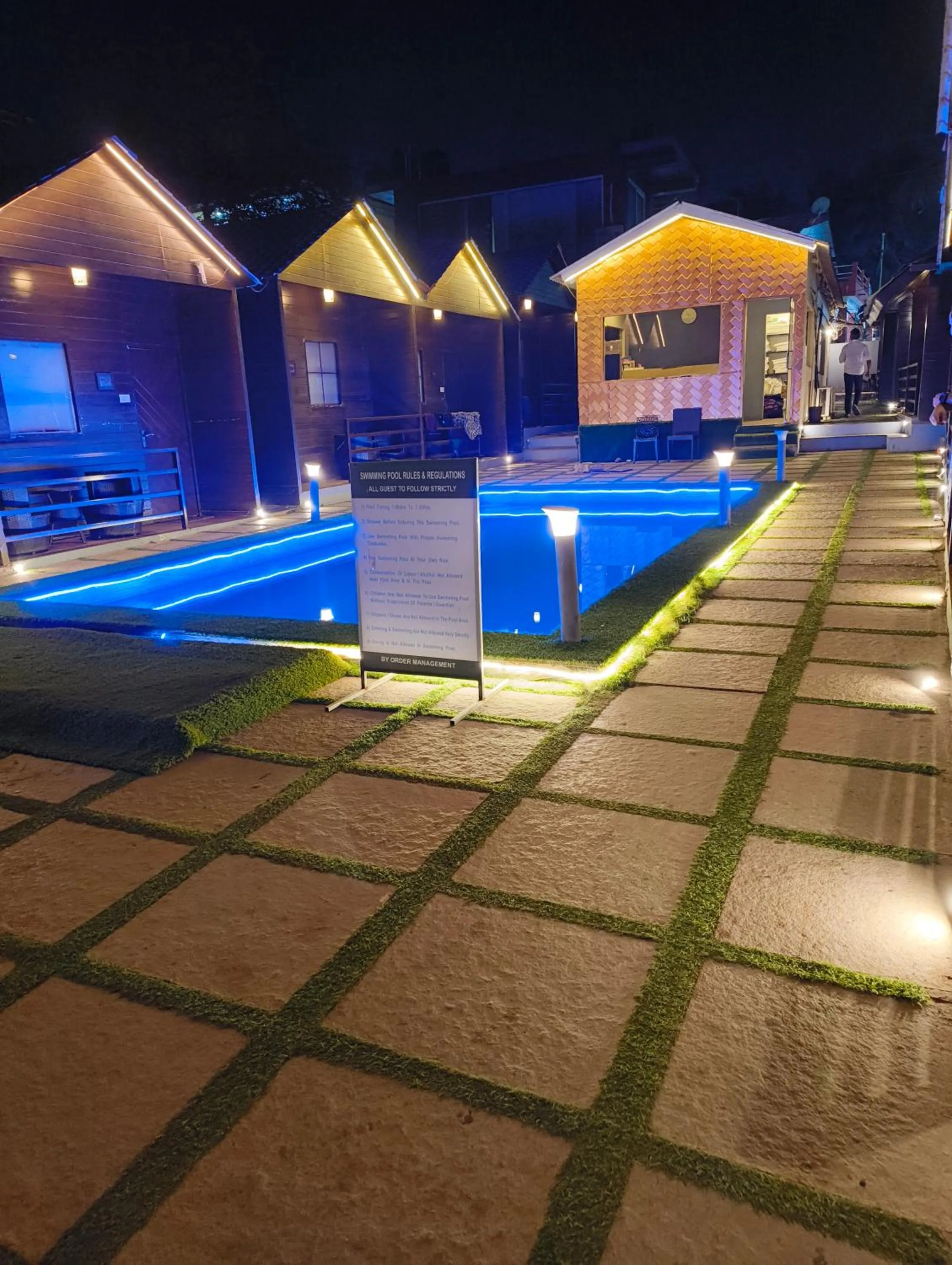 Night in Wood house beach resort calangute