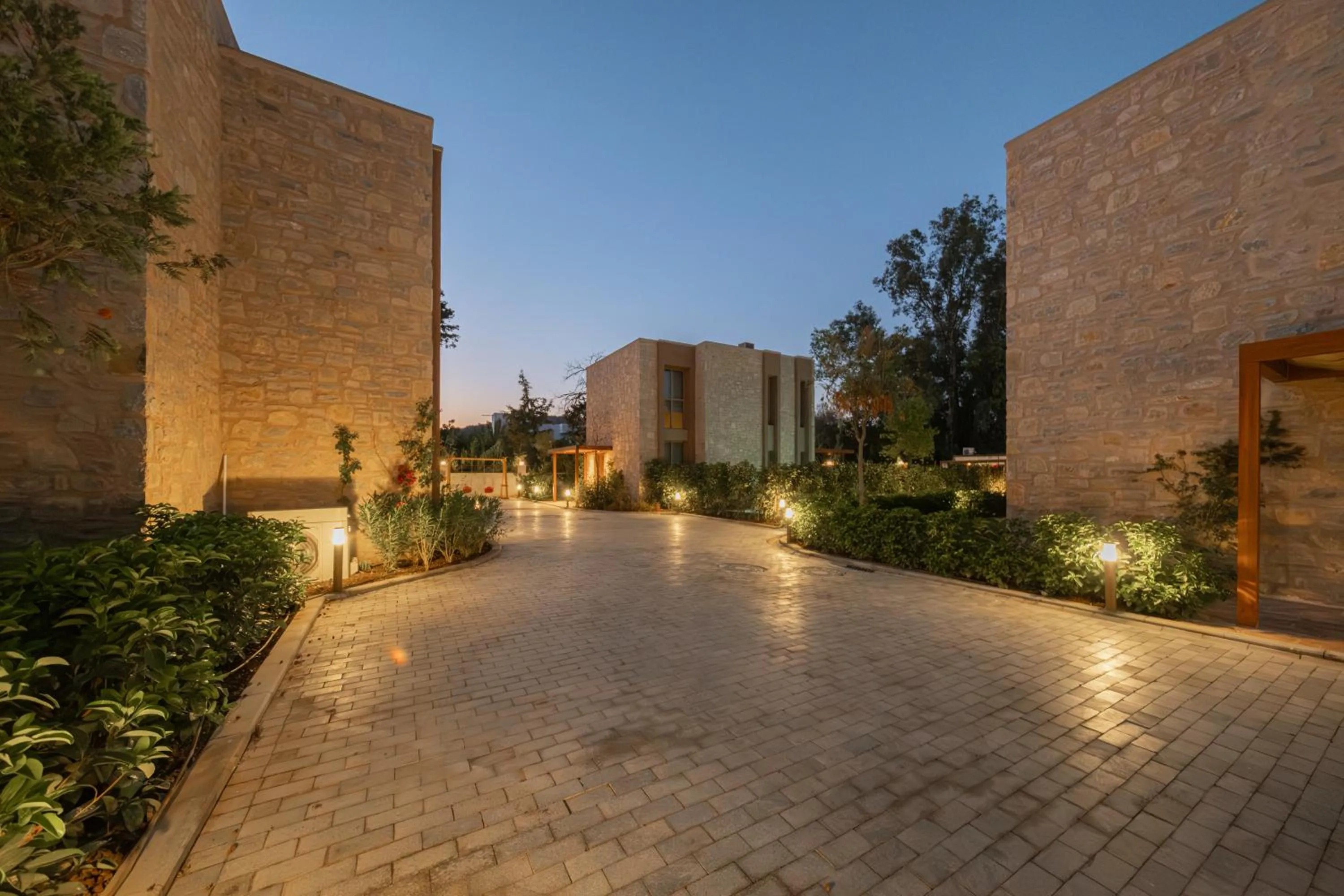 Property building in Mimosa Mansions