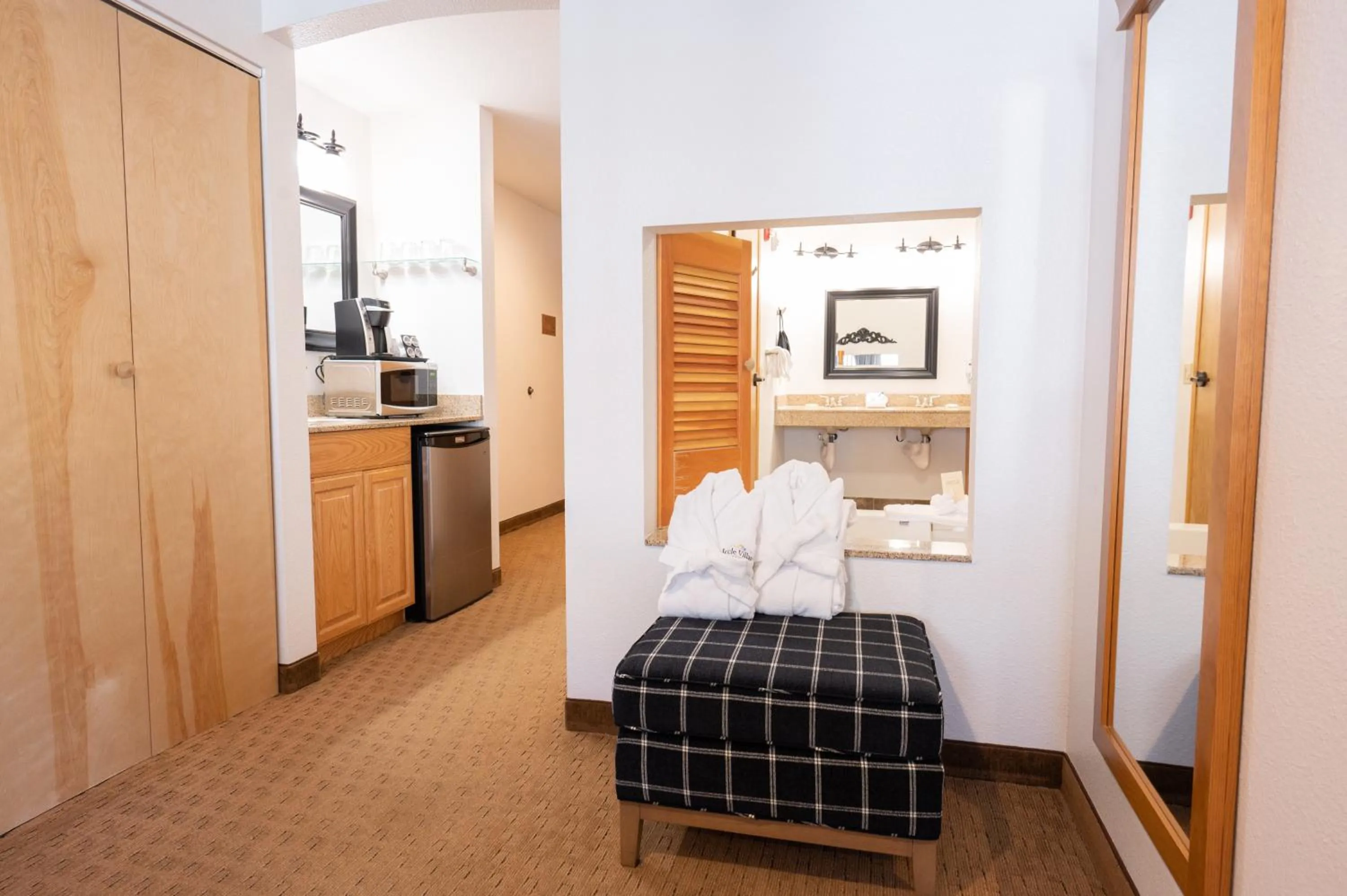 Bed in Icicle Village Resort