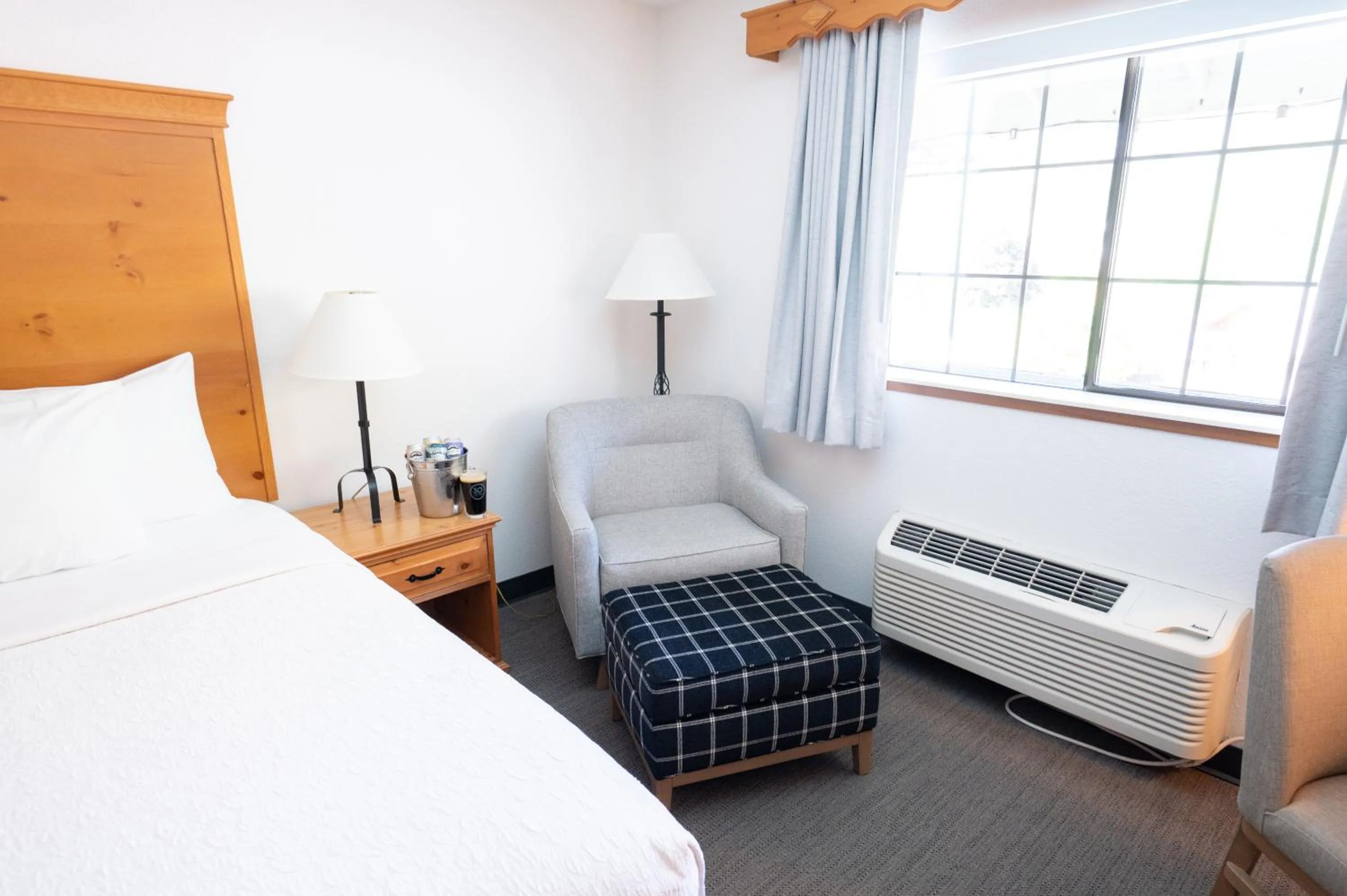 Bed in Icicle Village Resort