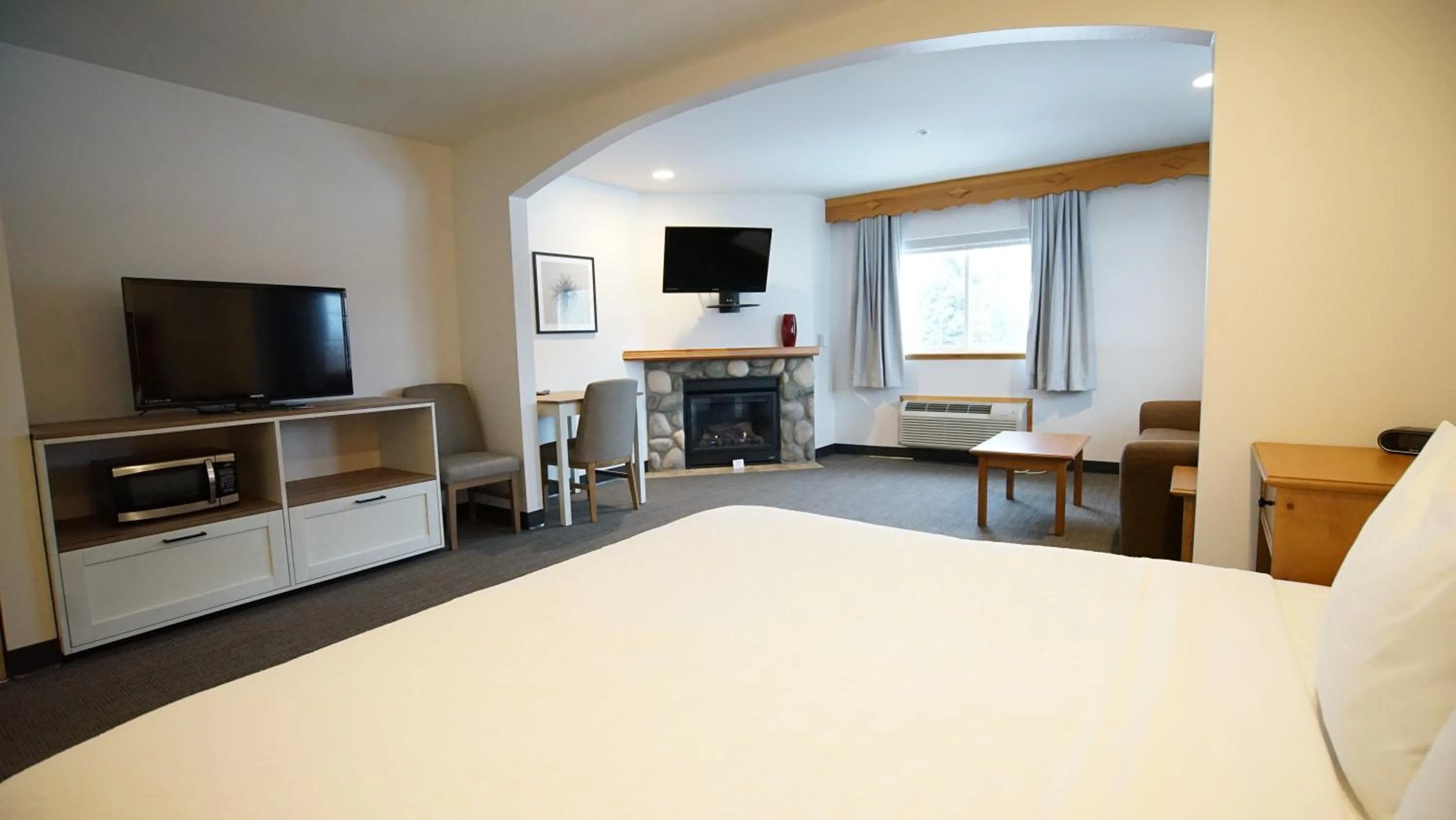 Bed in Icicle Village Resort