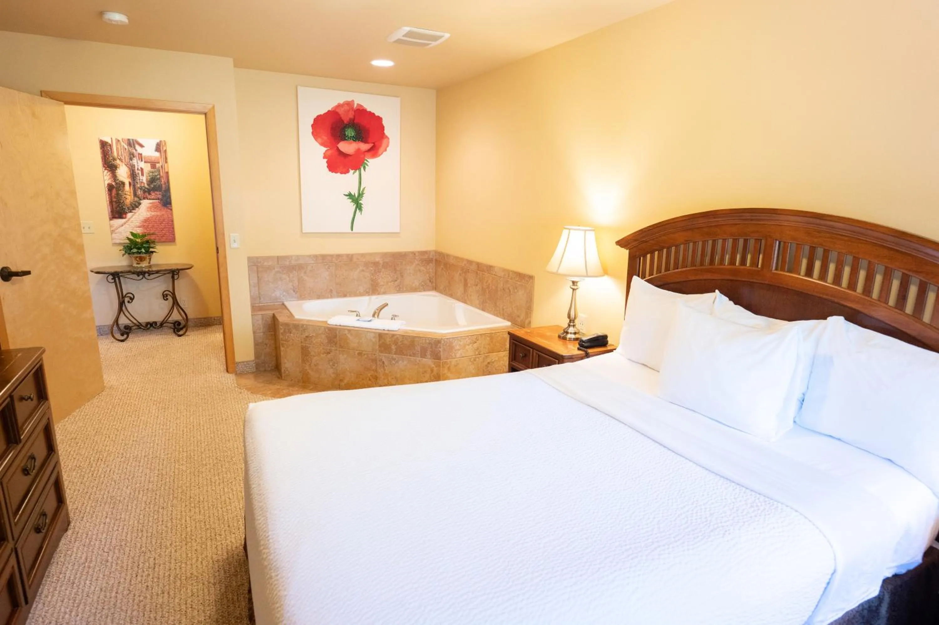 Bed in Icicle Village Resort