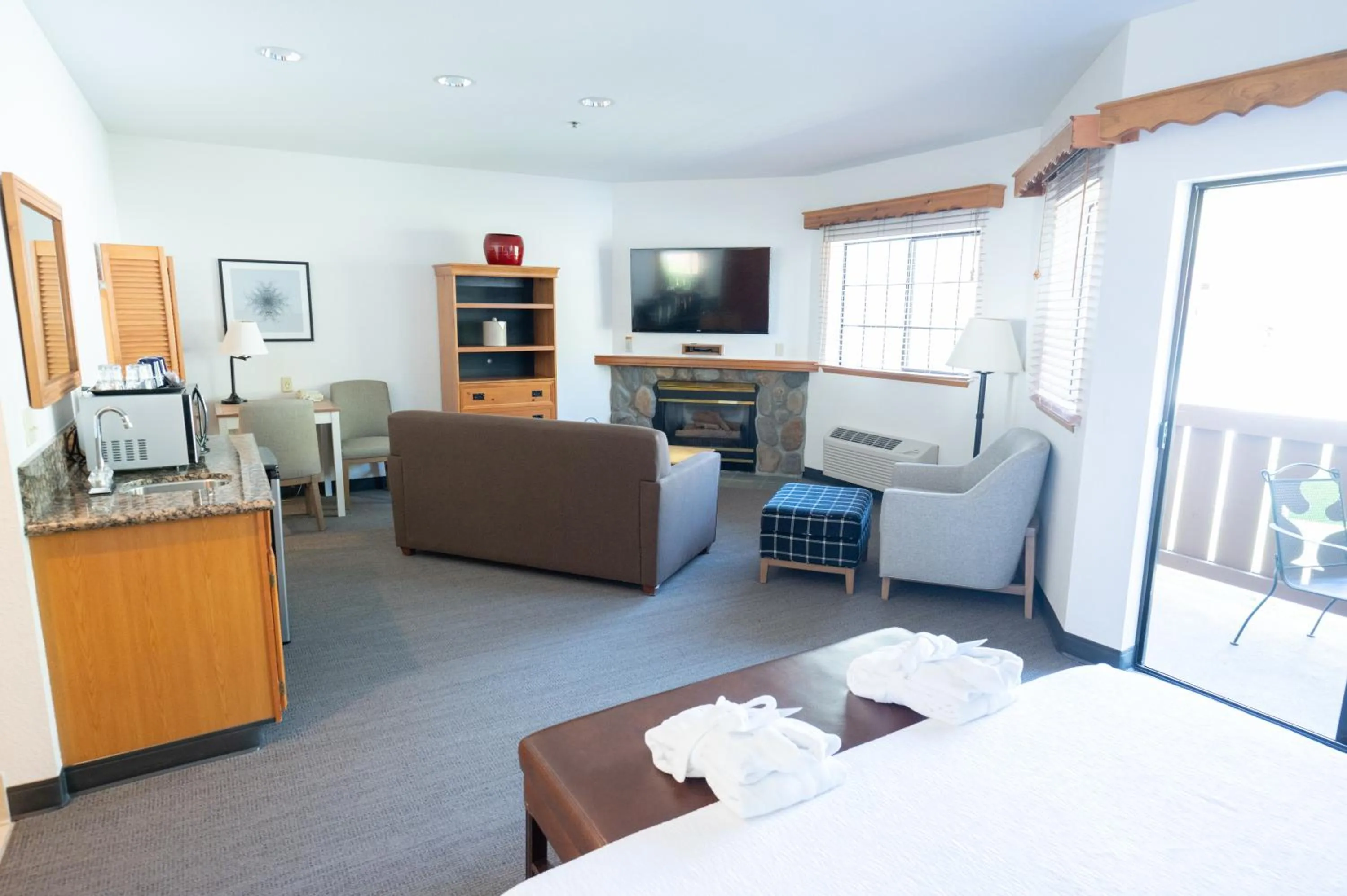 Bed in Icicle Village Resort