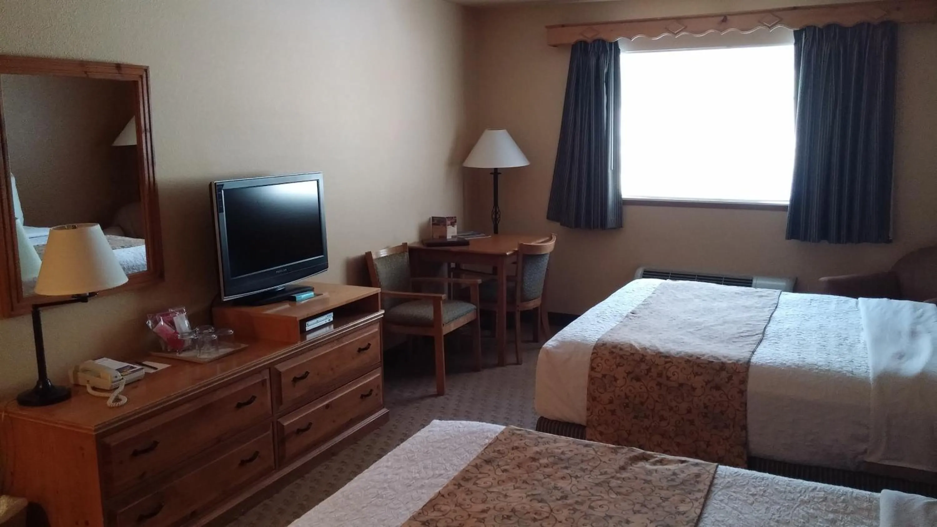 TV and multimedia, Bed in Icicle Village Resort