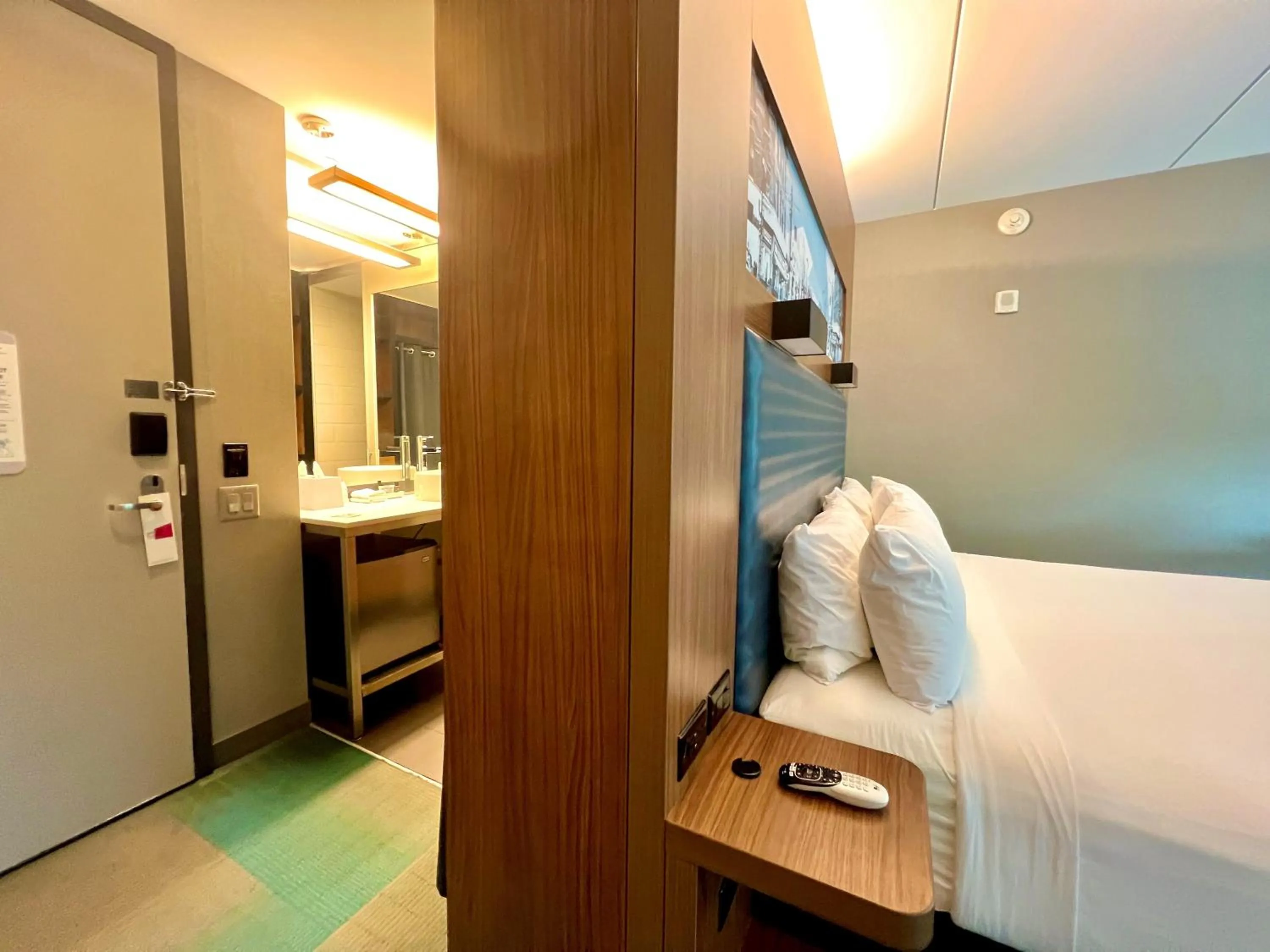 Bed in Aloft Raleigh