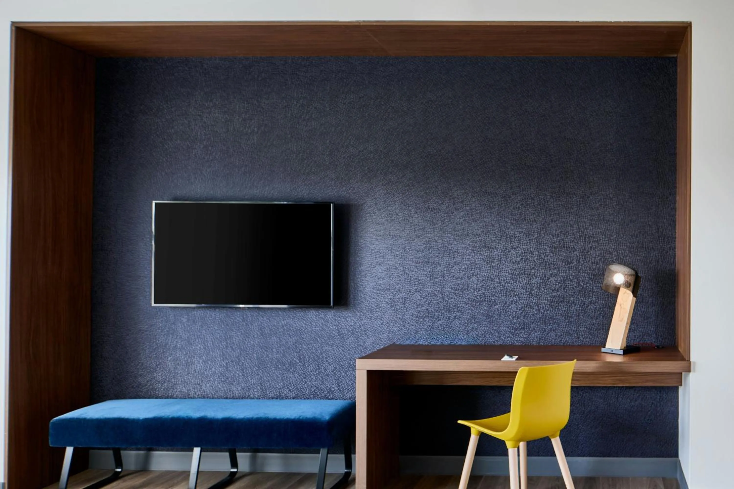 Photo of the whole room in Aloft Raleigh