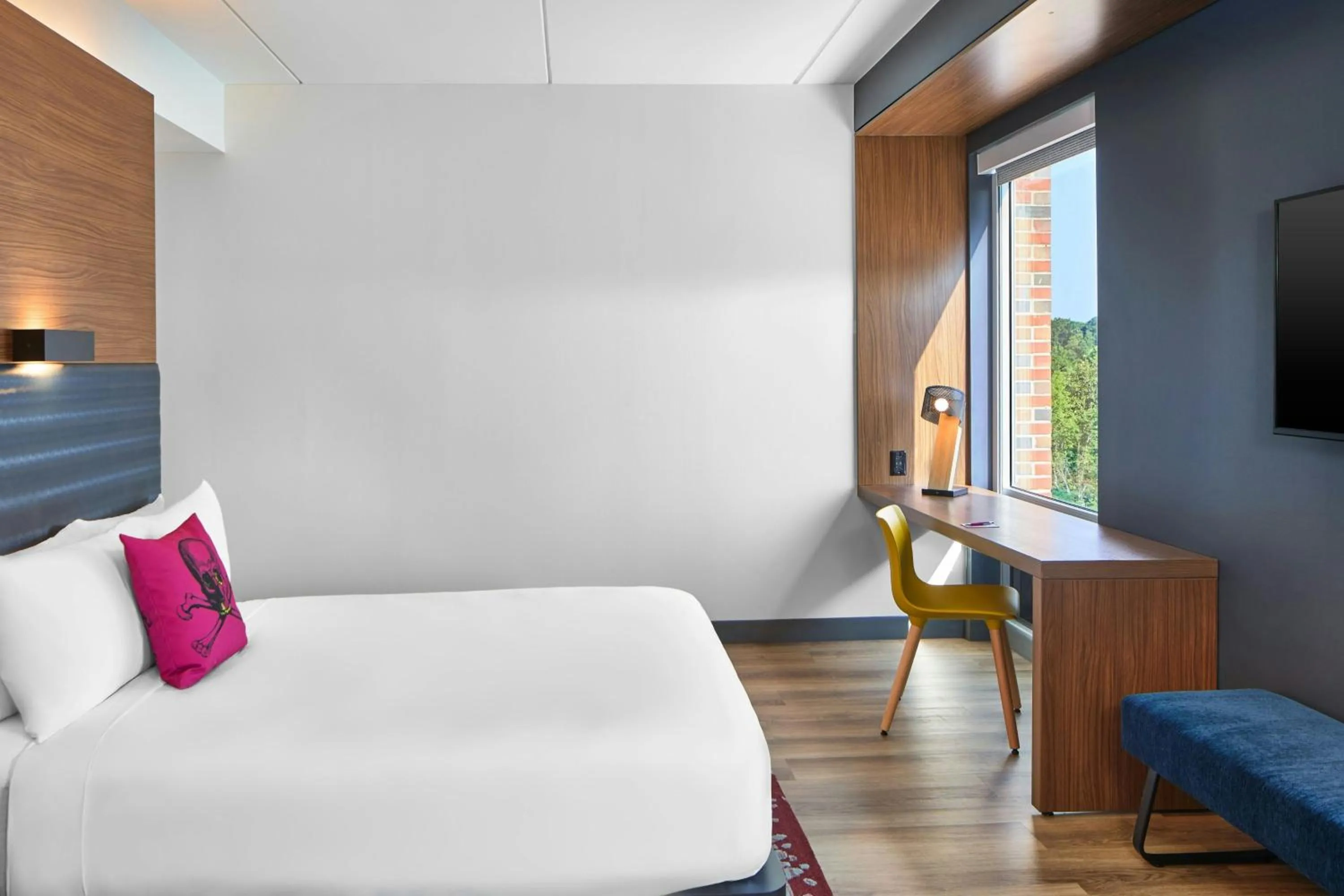 Photo of the whole room, Bed in Aloft Raleigh