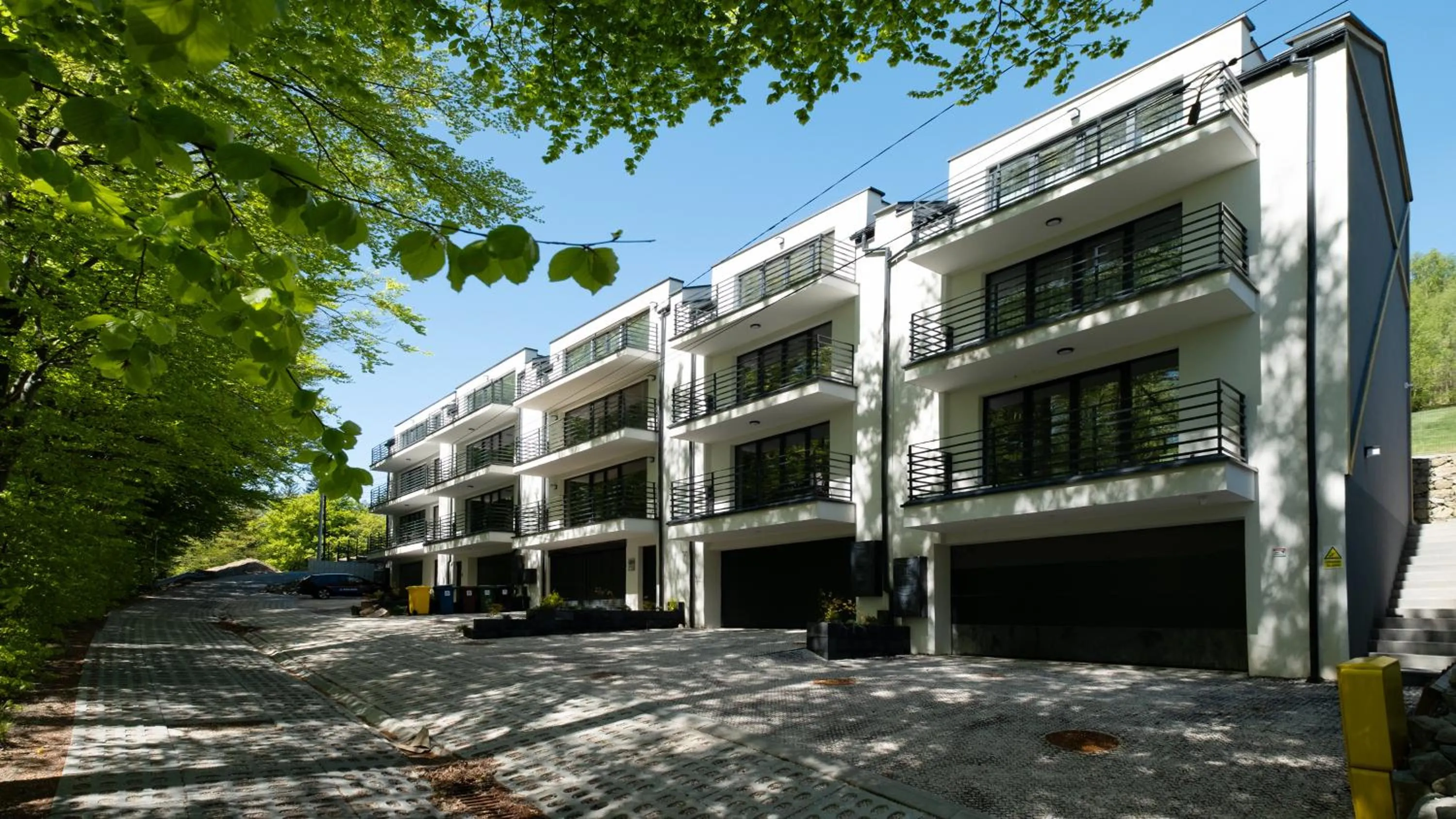 Property building in Ski & Bike, Sun & Snow