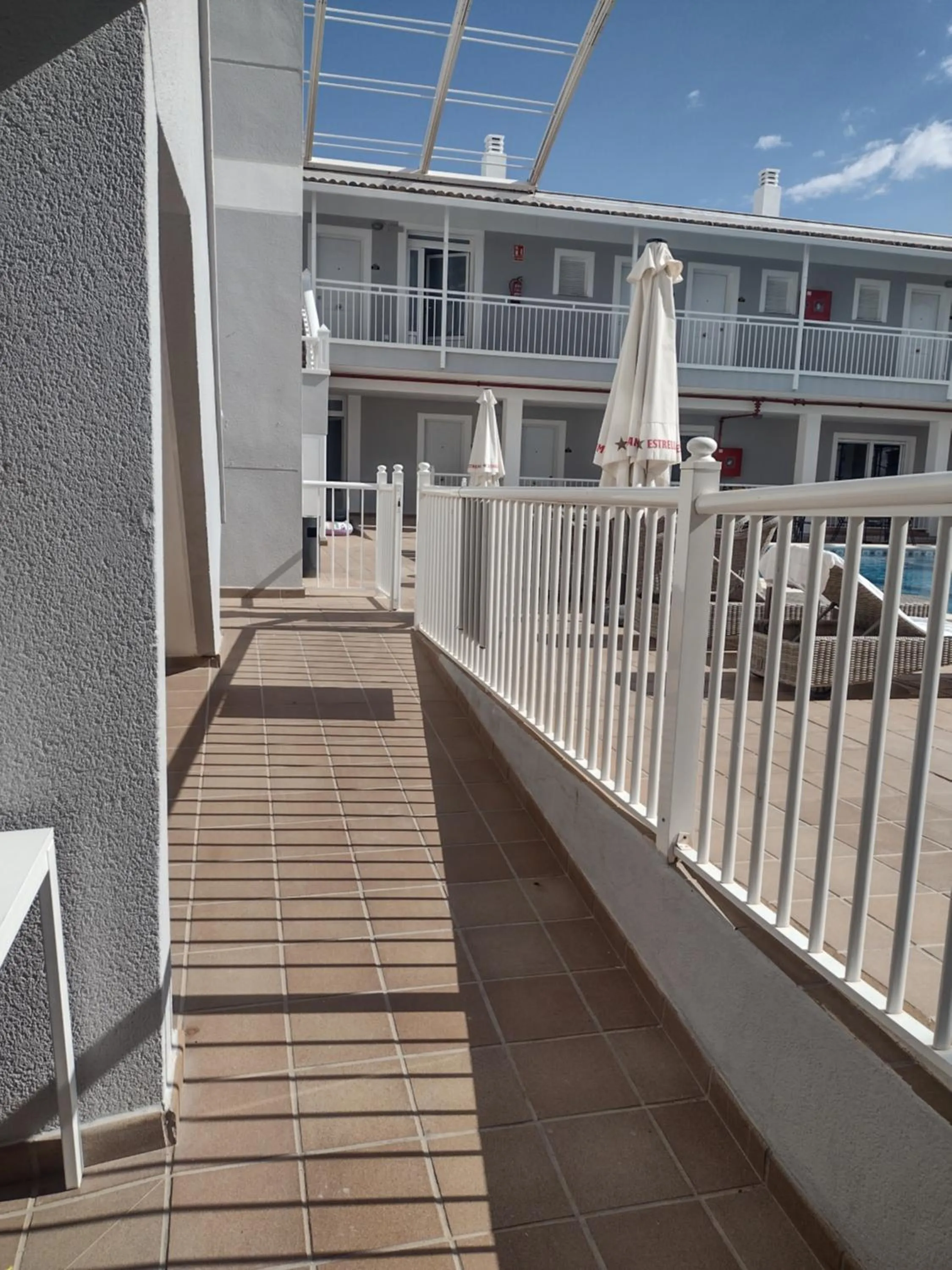 Swimming pool in Hotel Algorfa