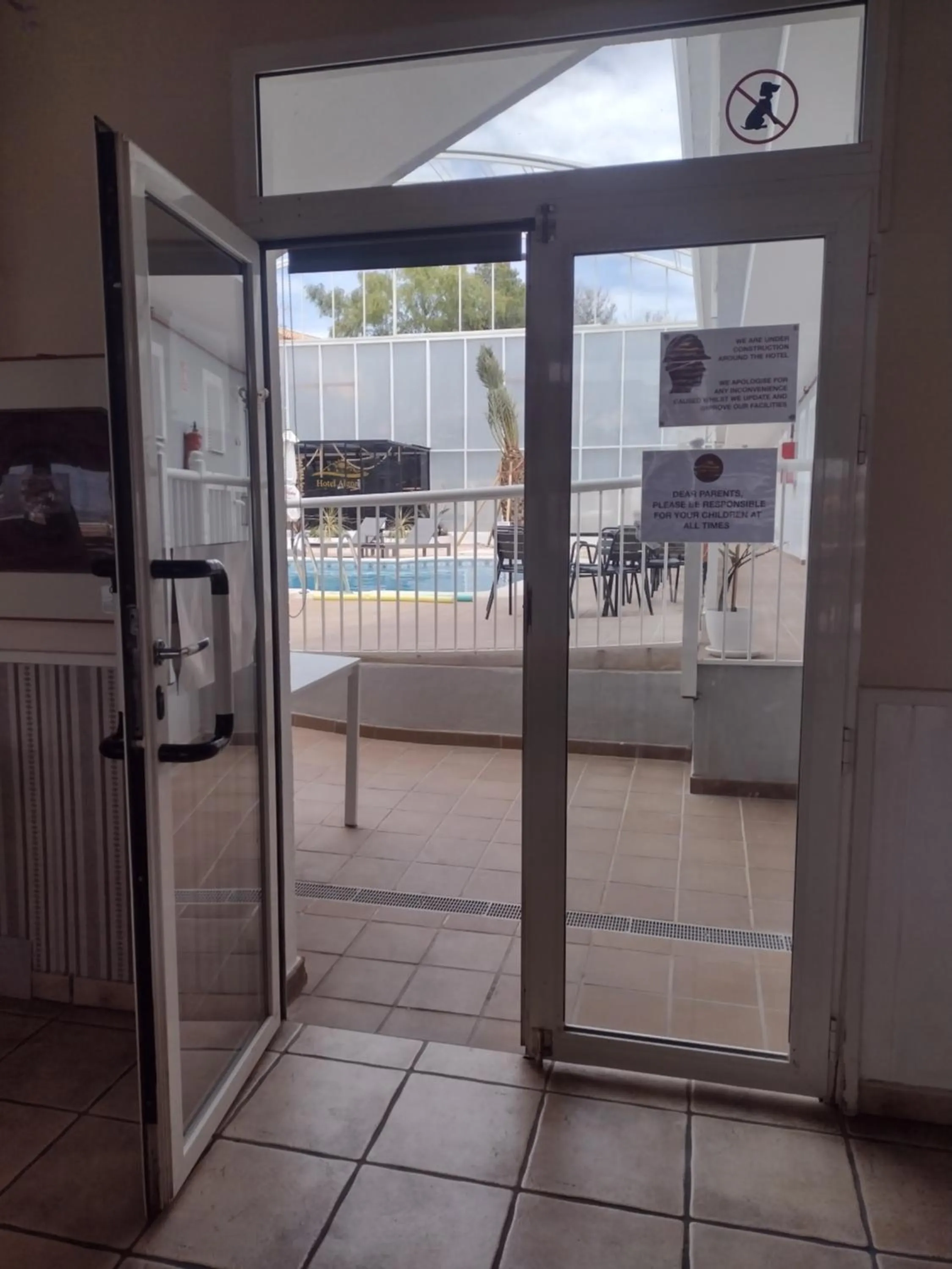 Swimming pool in Hotel Algorfa