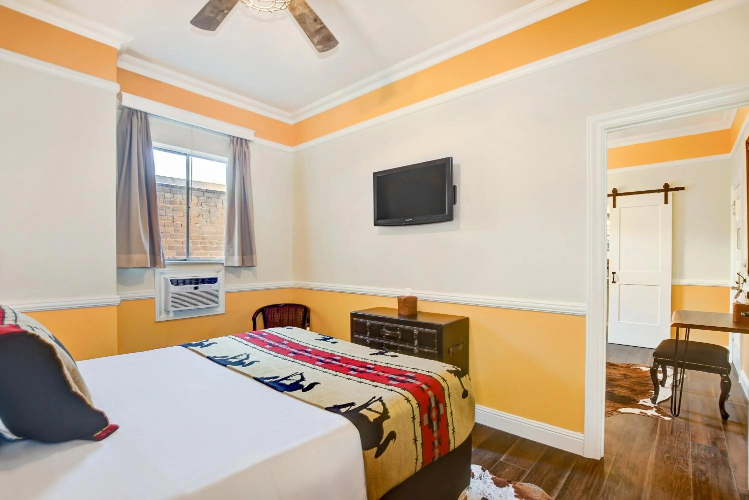 Photo of the whole room in Hotel St Michael, BW Premier Collection