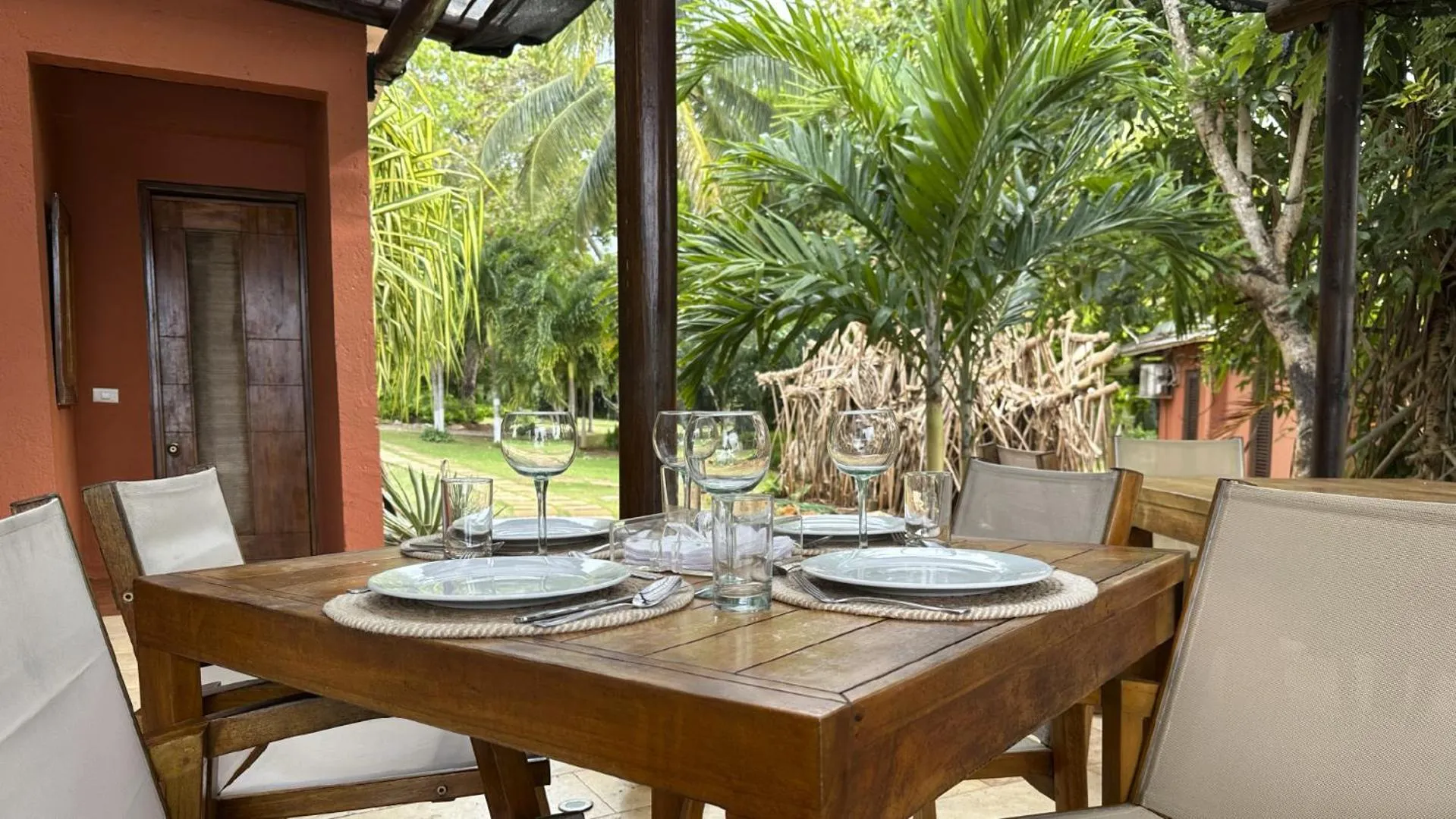 Restaurant/places to eat in Hotel Acantilado de La Tierra by On vacation