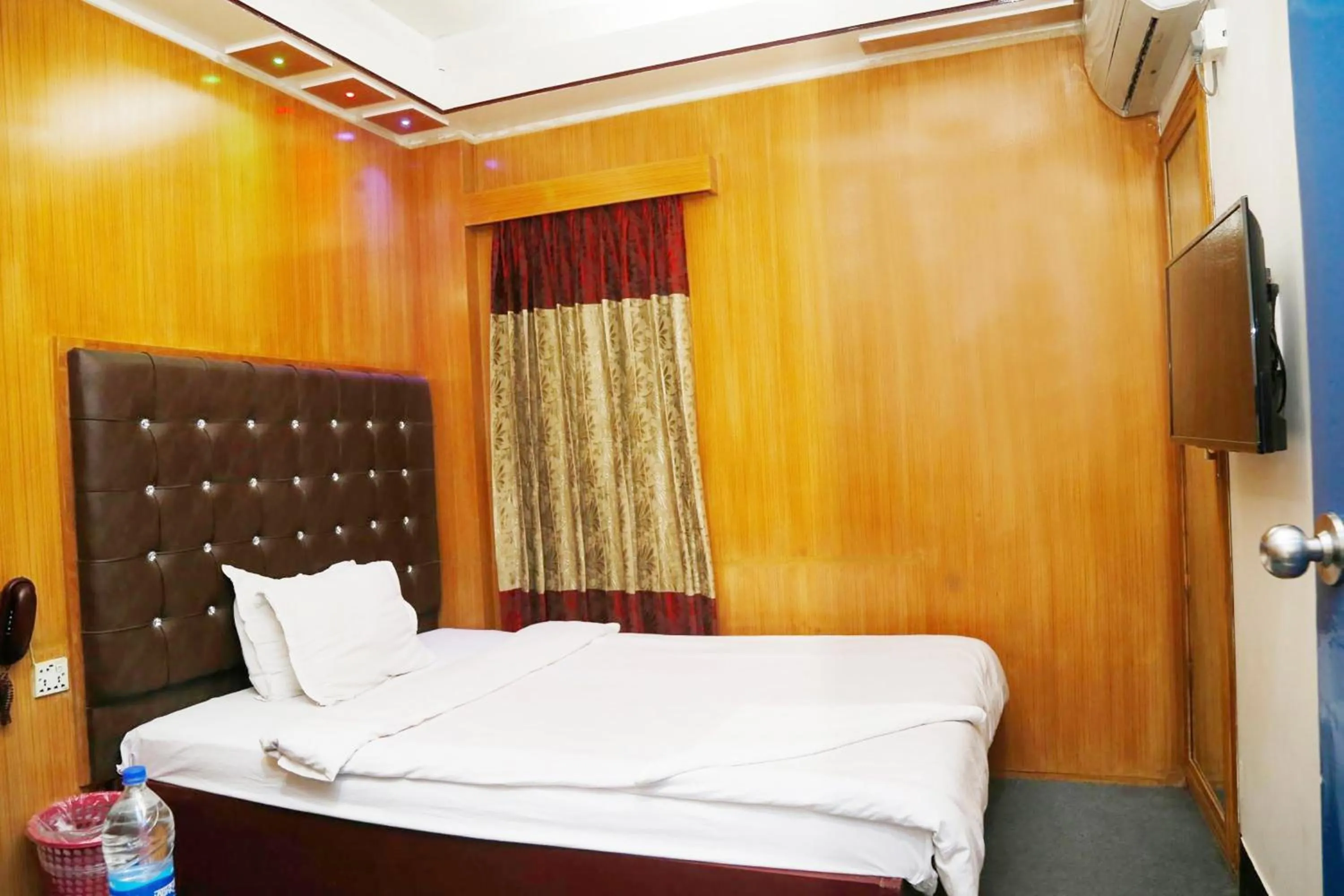 Deluxe Single Room in Hotel Luxury Inn