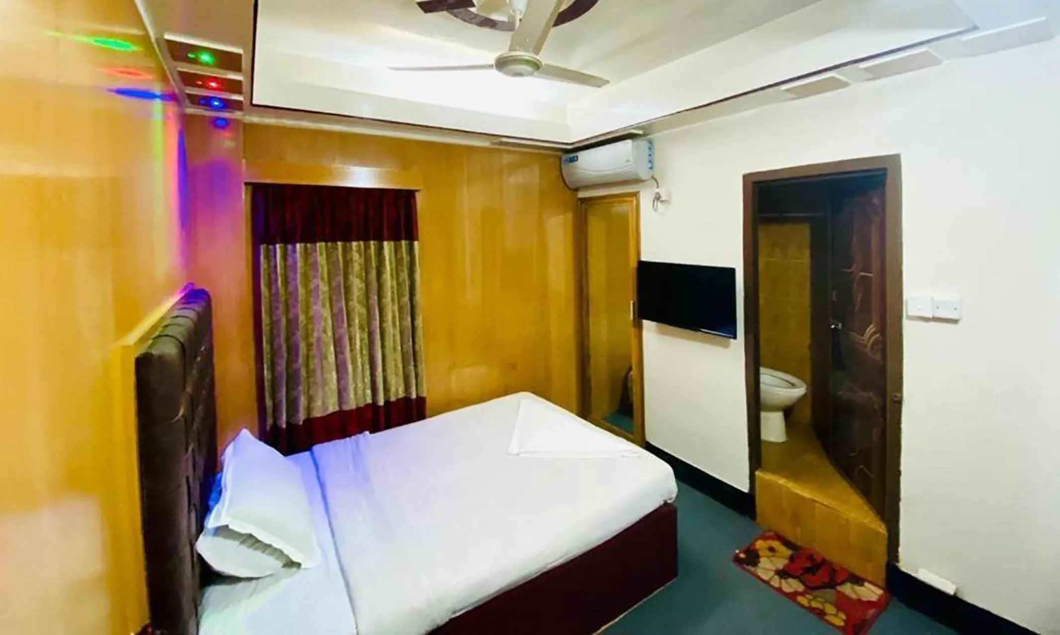 Deluxe Single Room in Hotel Luxury Inn