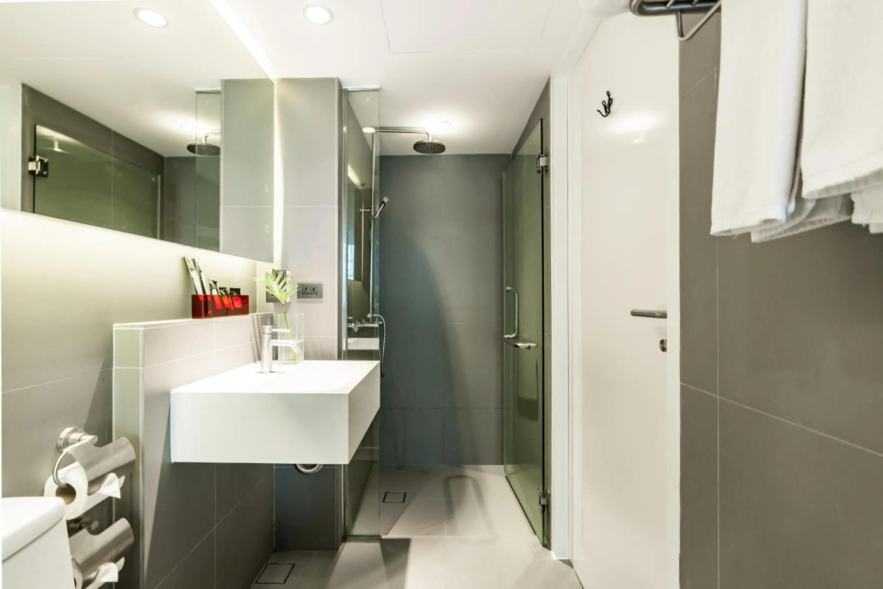 Bathroom in Galleria 12 Sukhumvit Bangkok by Compass Hospitality