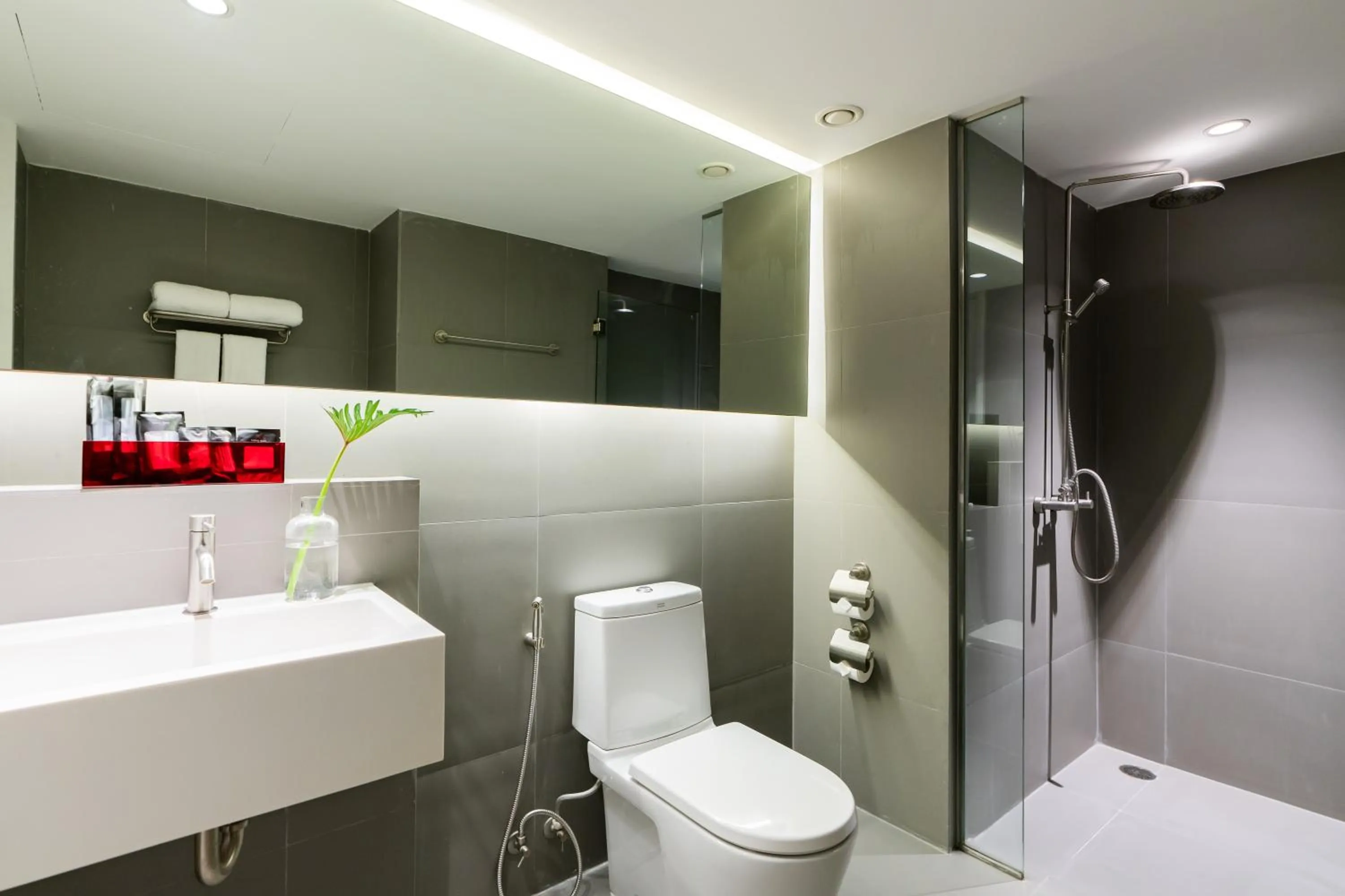 Bathroom in Galleria 12 Sukhumvit Bangkok by Compass Hospitality