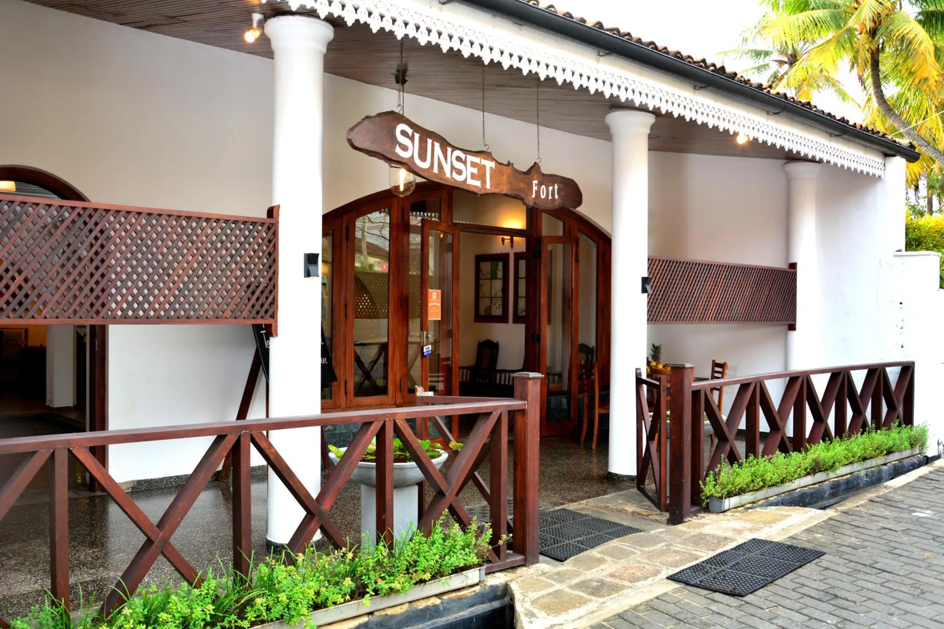 Facade/entrance in Sunset Fort Galle
