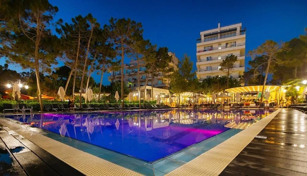 Swimming pool in Bonita Classic Hotel & Spa