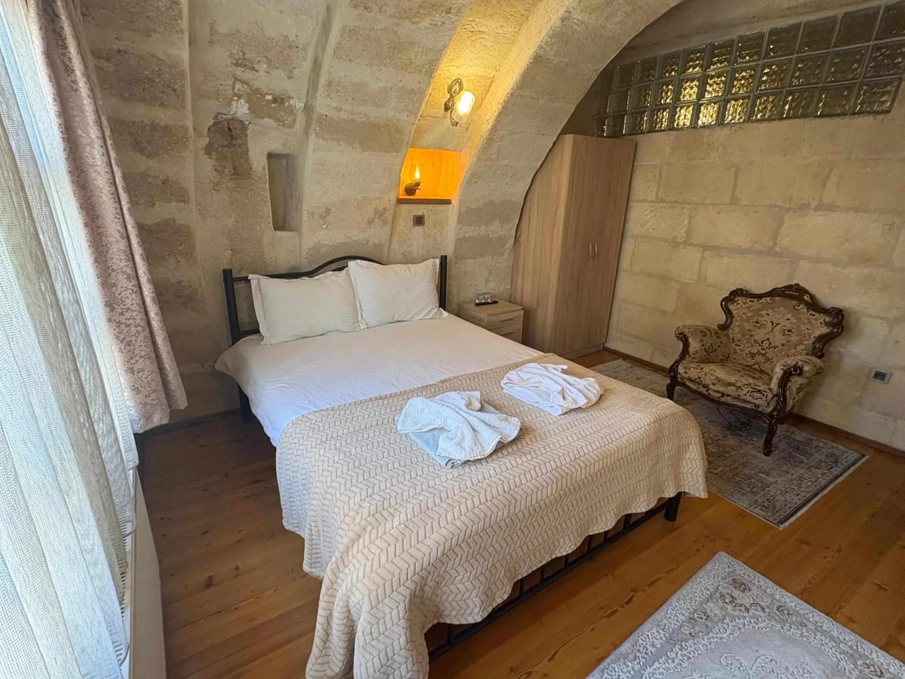 Standard Double Room in Ekoton Cave Hotel Standard Double Room in Ekoton Cave Hotel