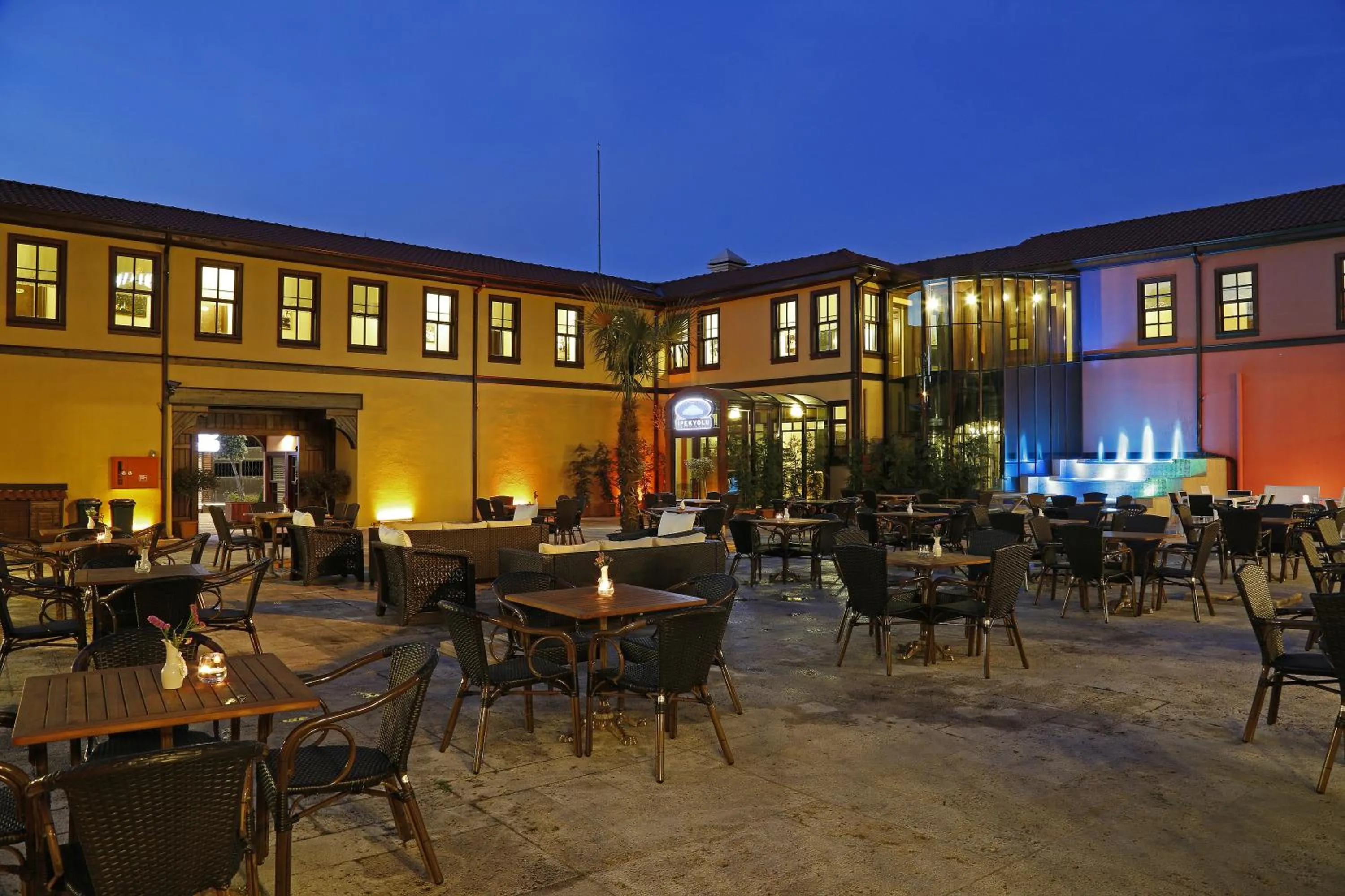 Patio in Bursa İpekyolu Hotel